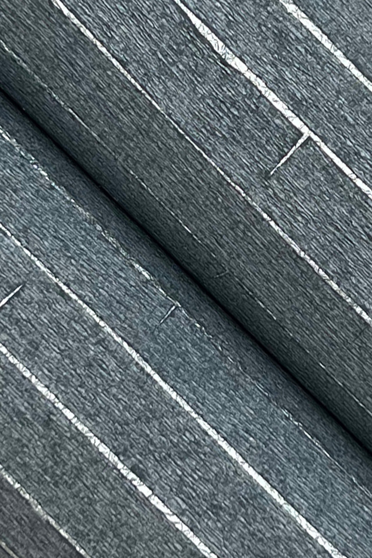 handcrafted-shimmering-wallpaper-denim-silver-york-wallcoverings-gv0254
