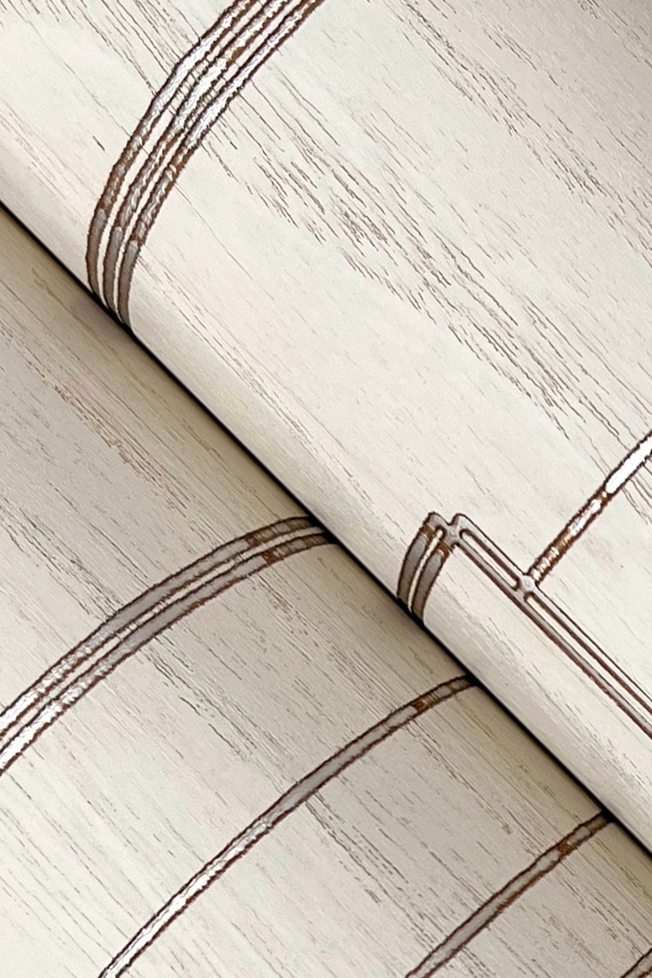 inlay-line-wallpaper-white-york-wallcoverings-gv0257