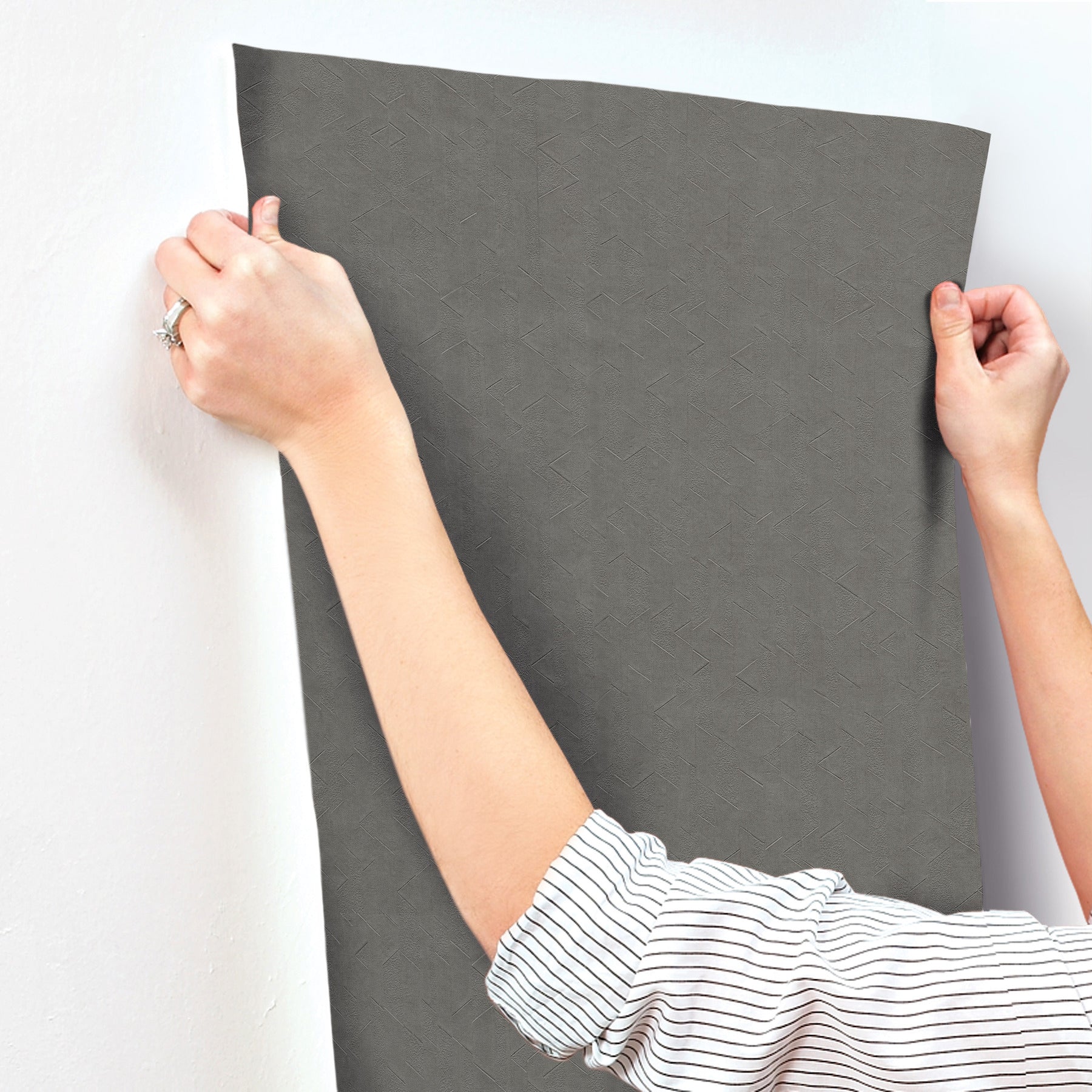 verge-high-performance-vinyl-wallpaper-graphite-york-wallcoverings-ud2593n