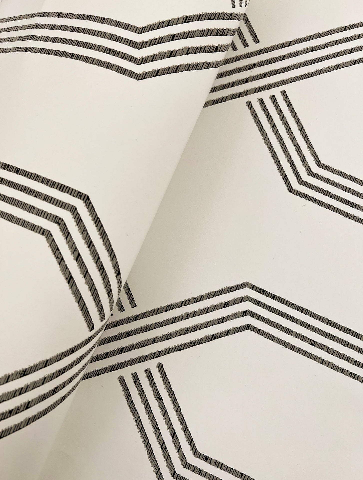palisade-wallpaper-black-york-wallcoverings-gt4552