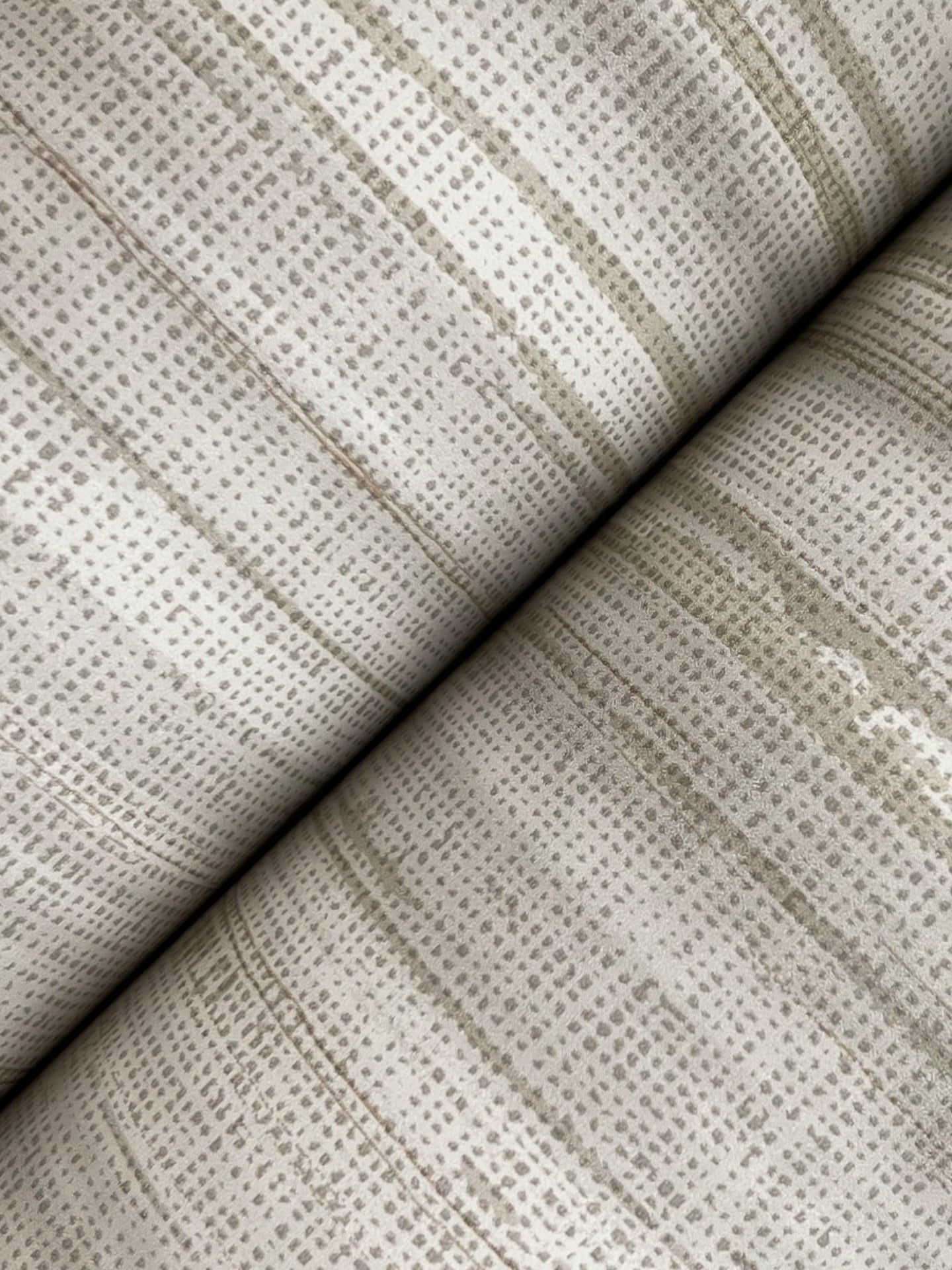 brushed-linen-wallpaper-taupe-york-wallcoverings-gt4566