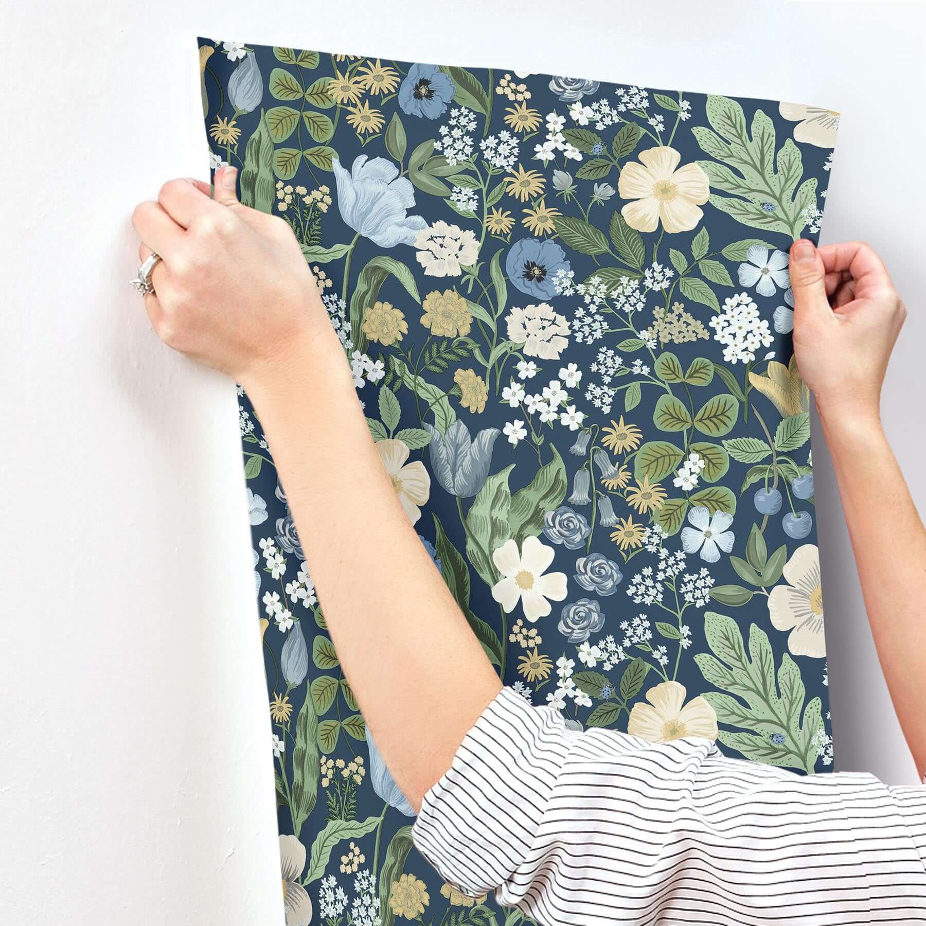blossom-wallpaper-navy-york-wallcoverings-rf7494 - York Wallcoverings Wallpaper