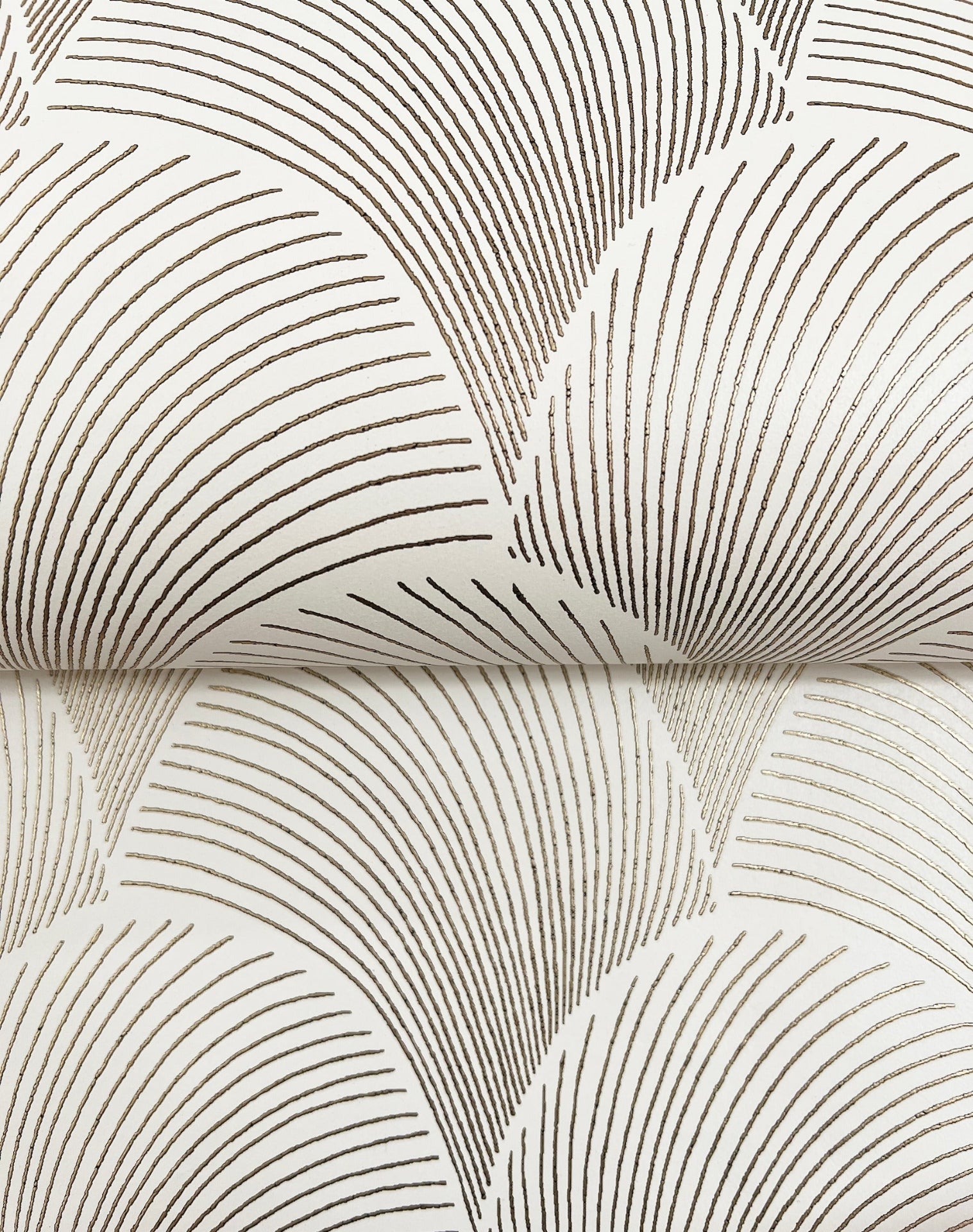 metallic-scallop-wallpaper-white-york-wallcoverings-nt6109