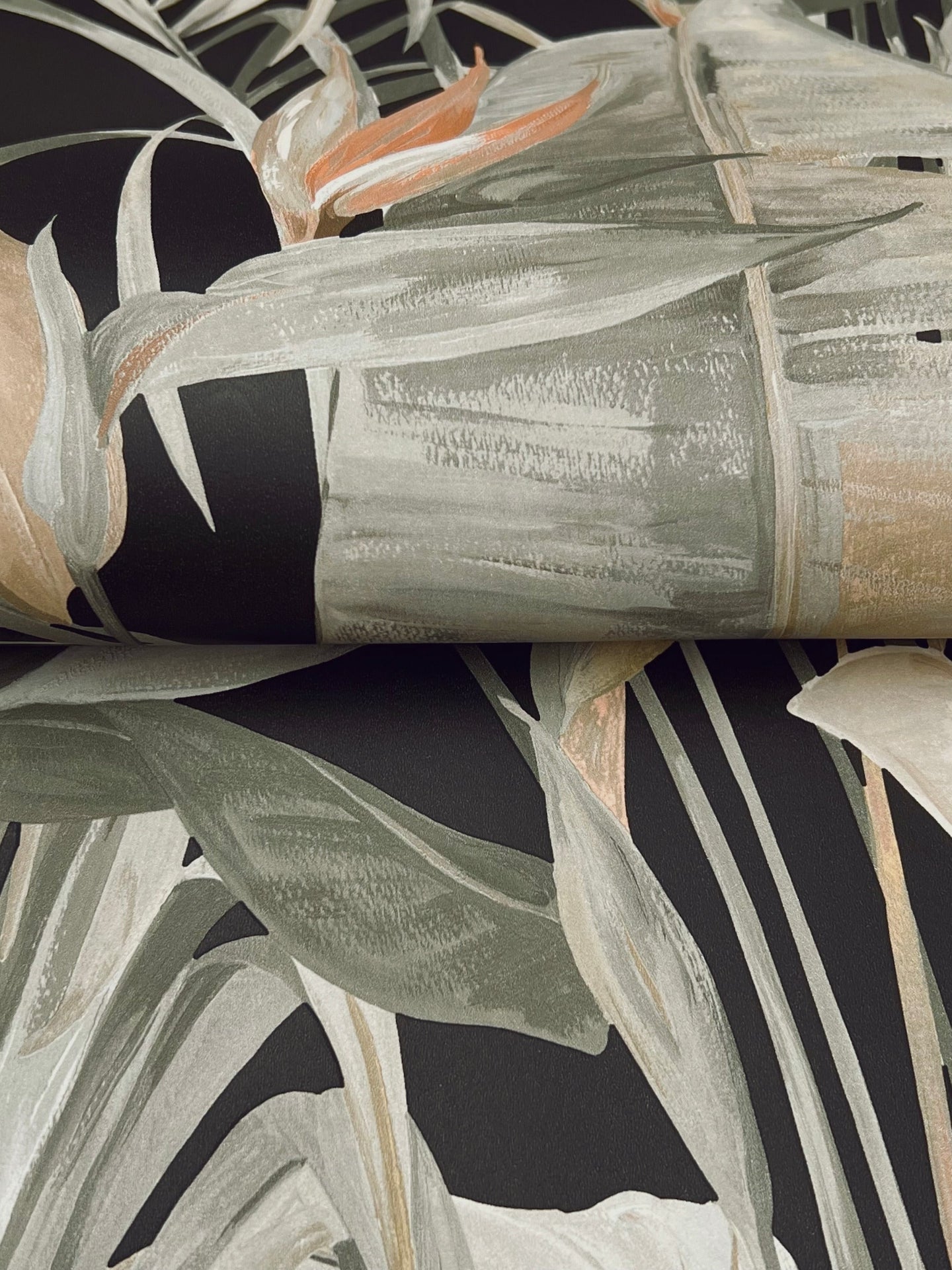tropical-cabana-wallpaper-black-york-wallcoverings-nt6135