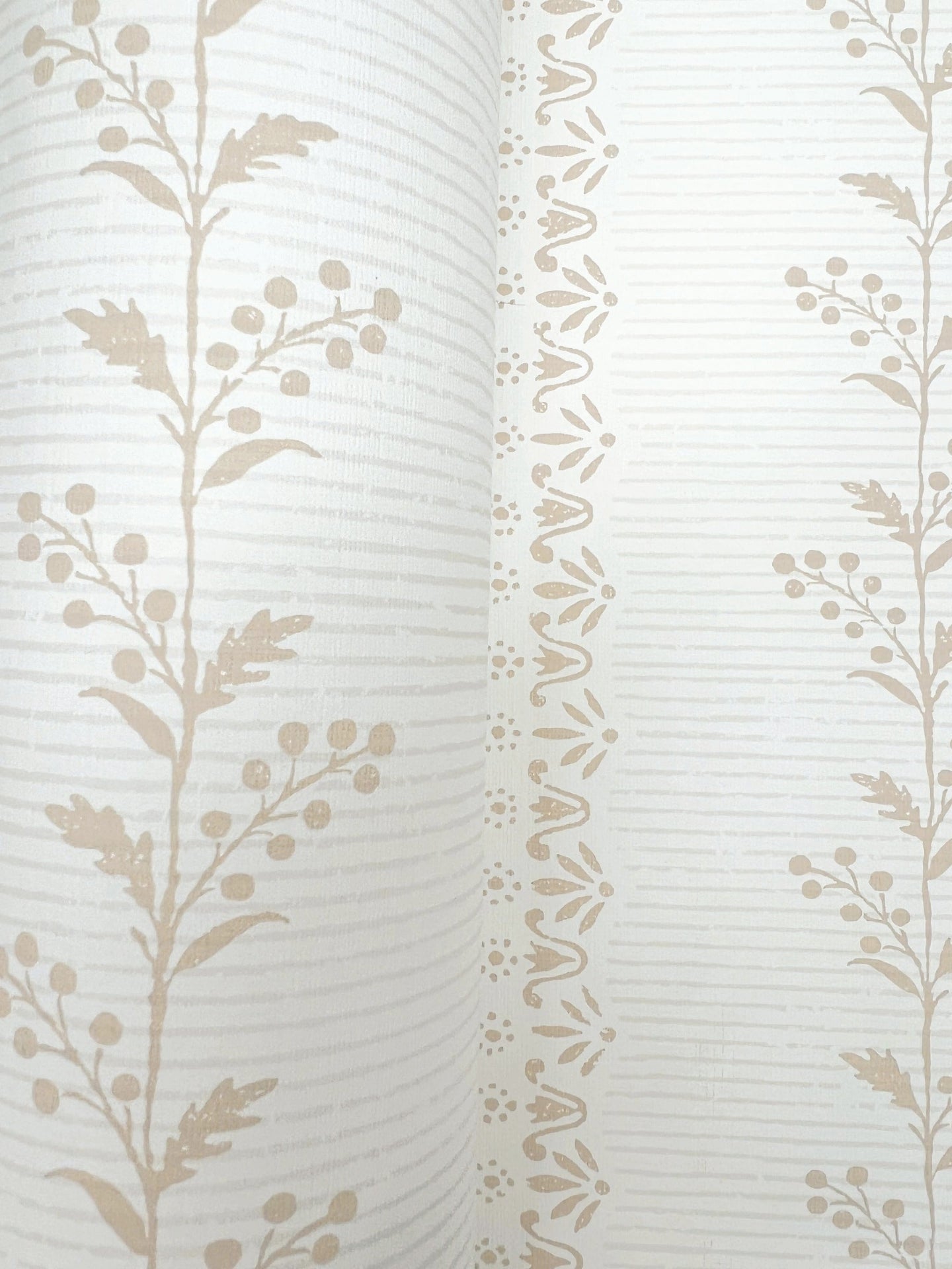 everleigh-wallpaper-ochre-york-wallcoverings-mf4763