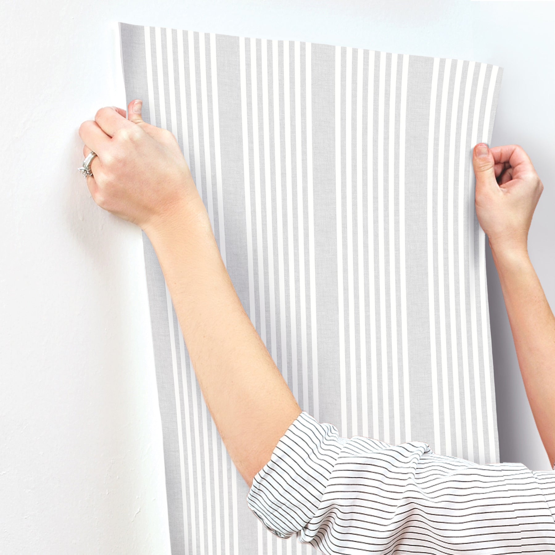 french-linen-stripe-wallpaper-arctic-gray-york-wallcoverings-sr1582mh