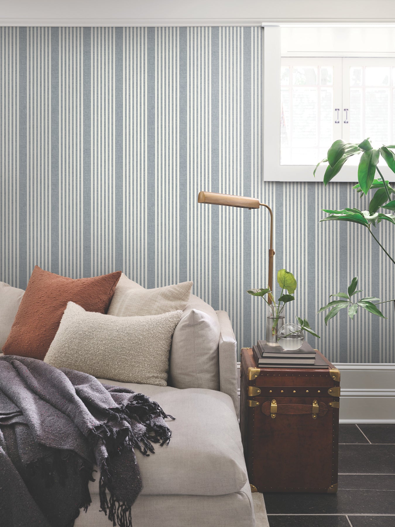 french-linen-stripe-wallpaper-navy-york-wallcoverings-mf4768