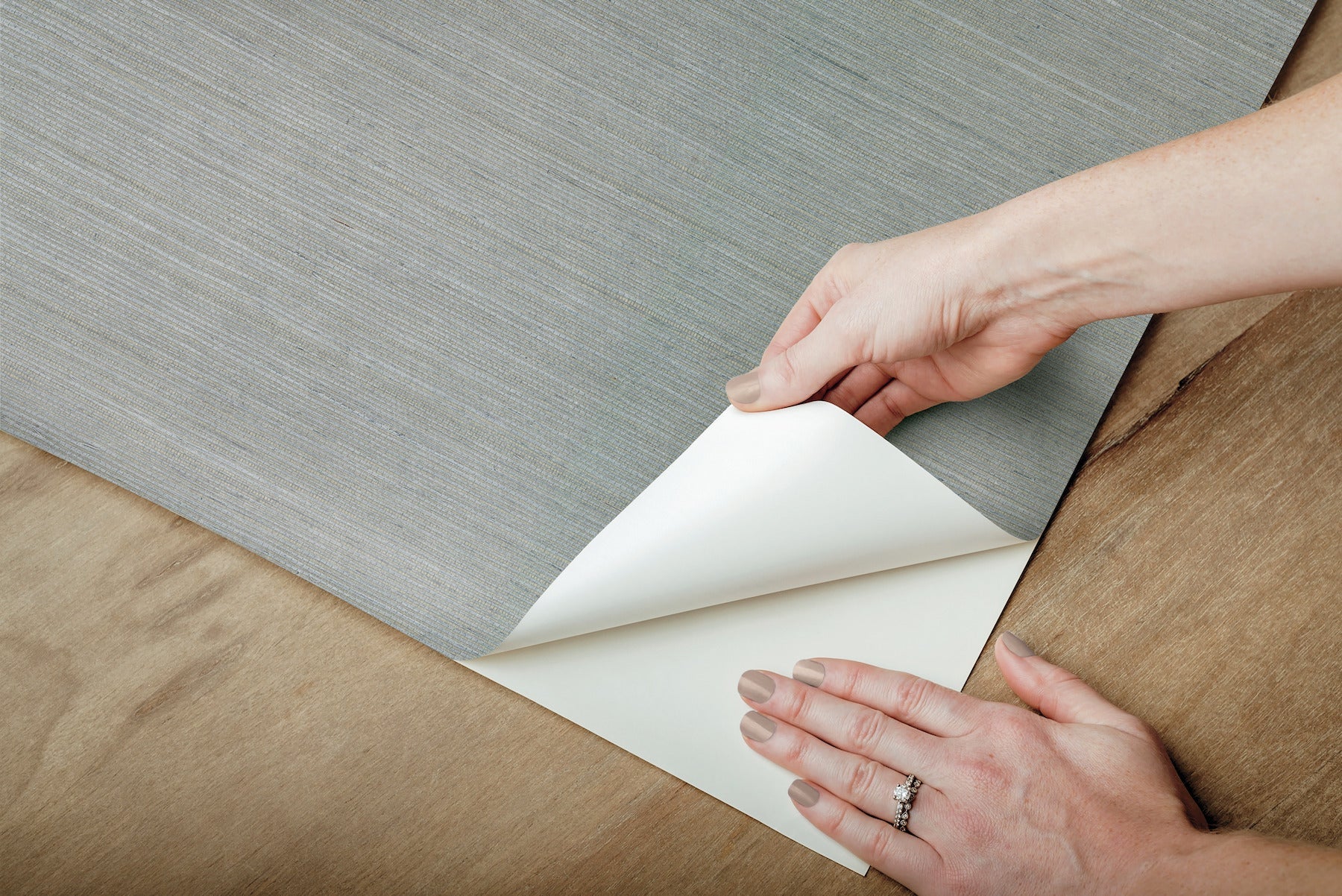 natural-grasscloth-peel-stick-wallpaper-slate-york-wallcoverings-psw1590rl