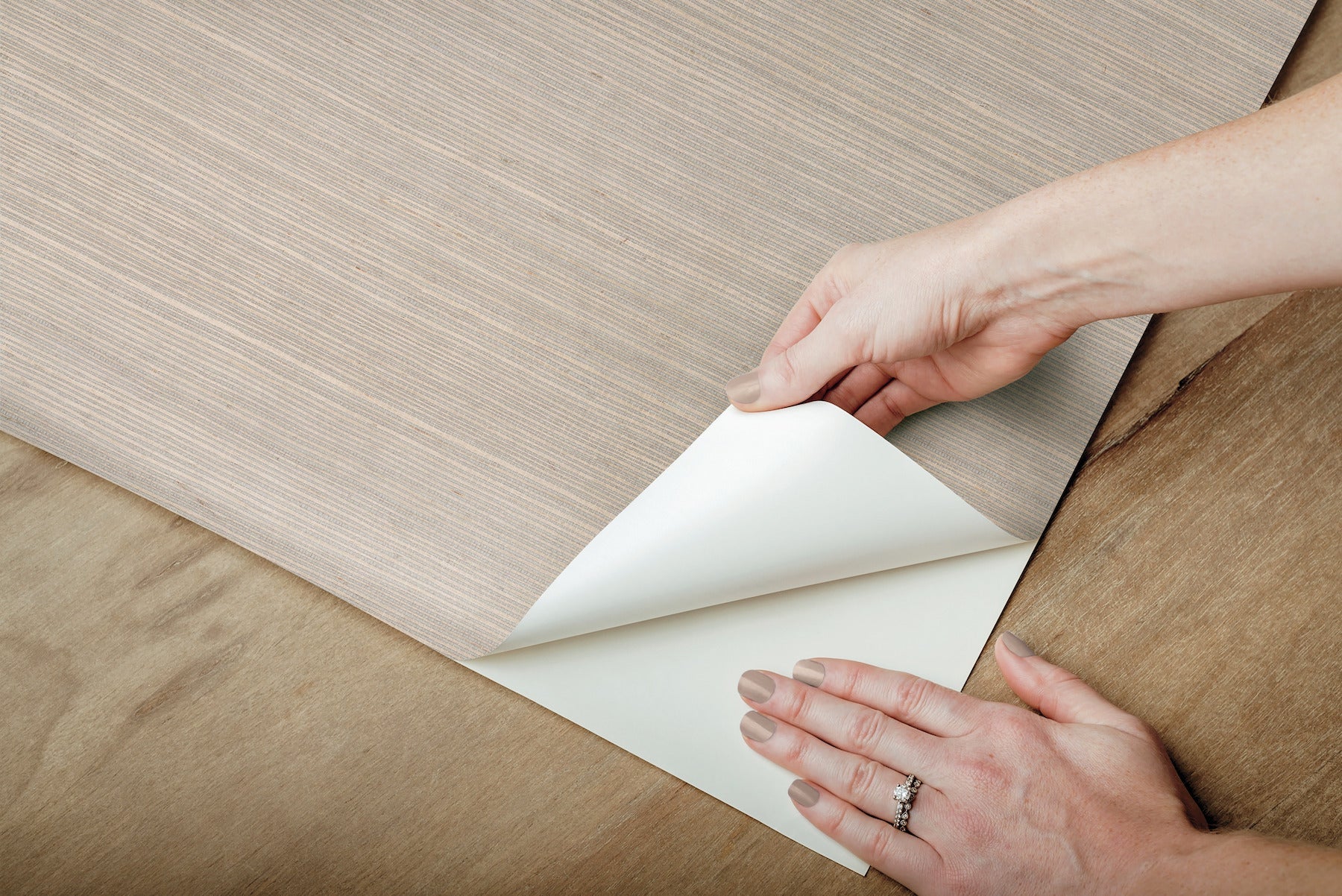 natural-grasscloth-peel-stick-wallpaper-warm-grey-york-wallcoverings-psw1597rl