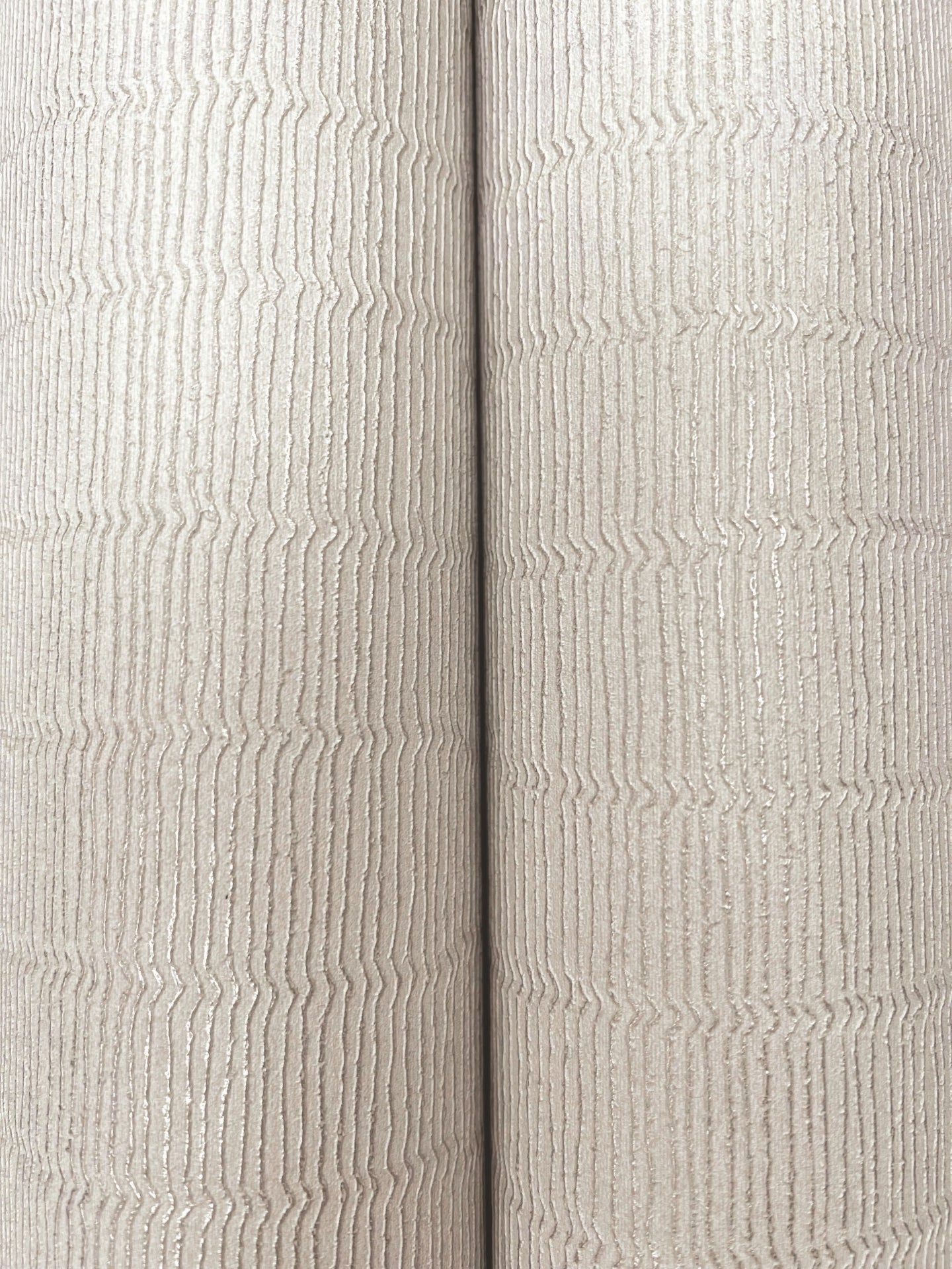 tectonic-texture-wallpaper-grey-silver-york-wallcoverings-fm1014
