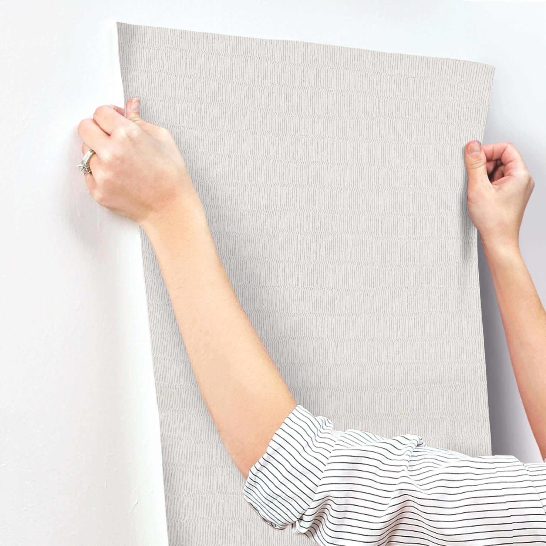 tectonic-texture-white-silver-wallpaper-york-wallcoverings-fm1012 - York Wallcoverings Wallpaper
