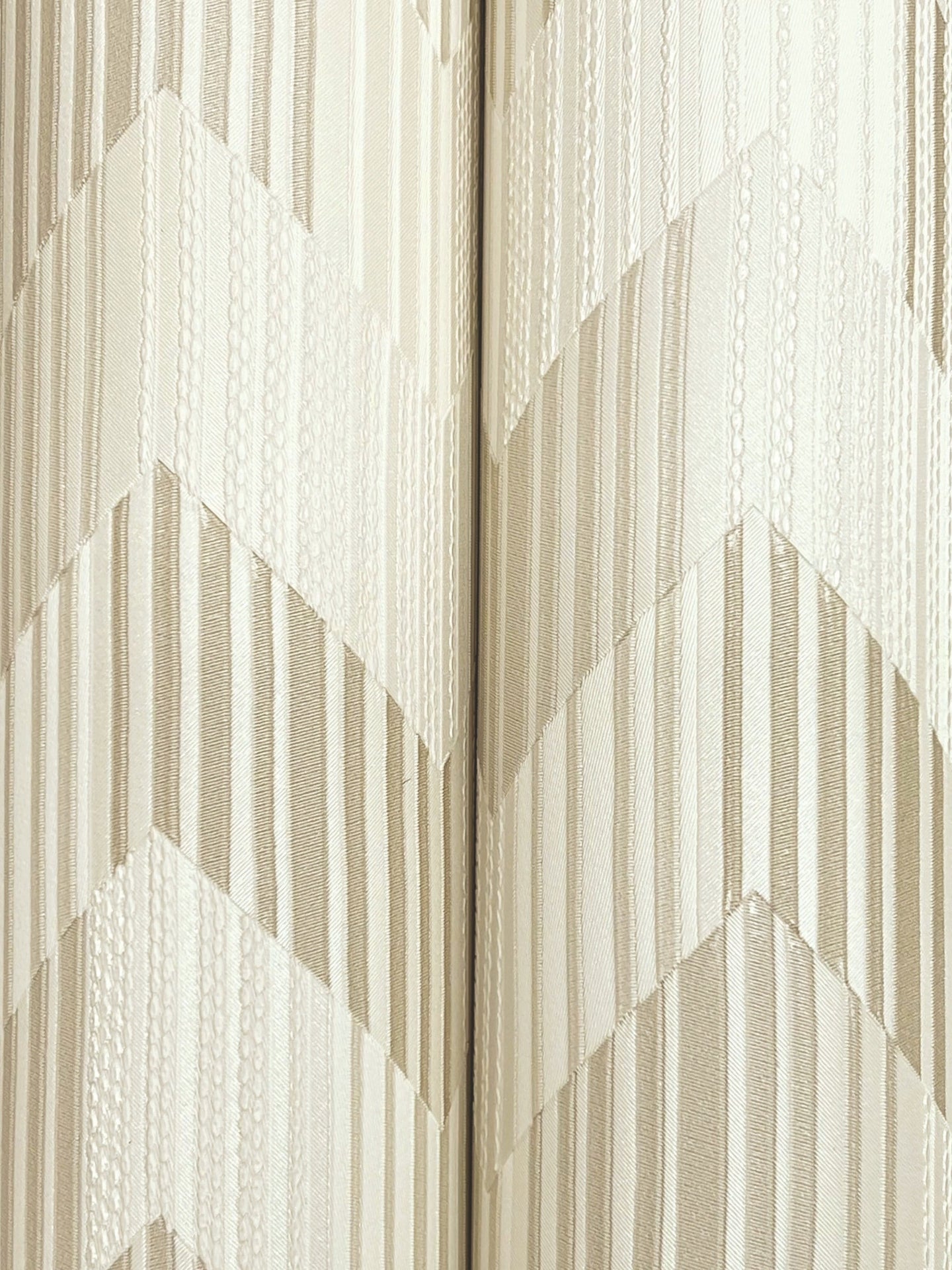 betulle-wallpaper-beige-york-wallcoverings-mi10520