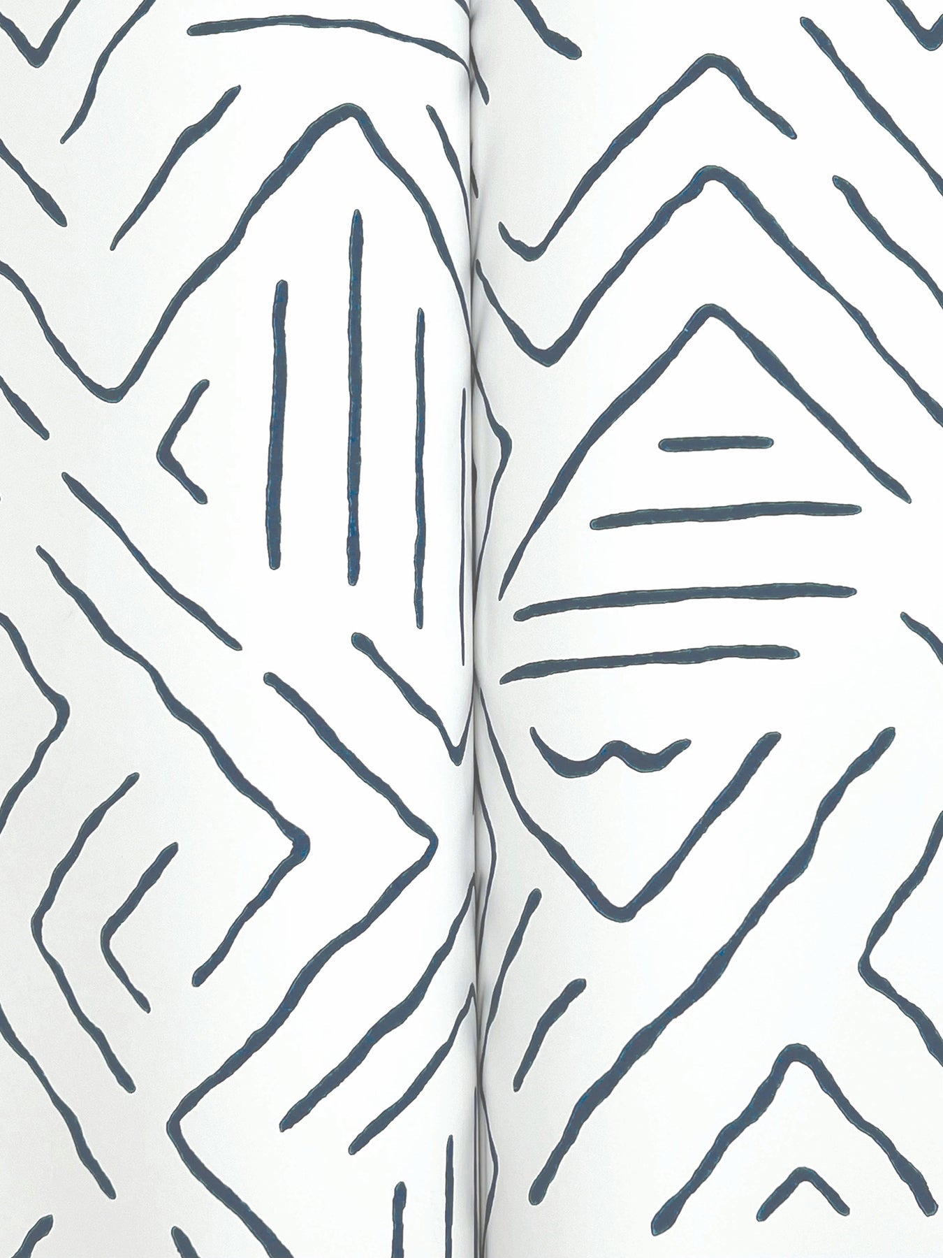 sirih-navy-york-wallcoverings-ab3083