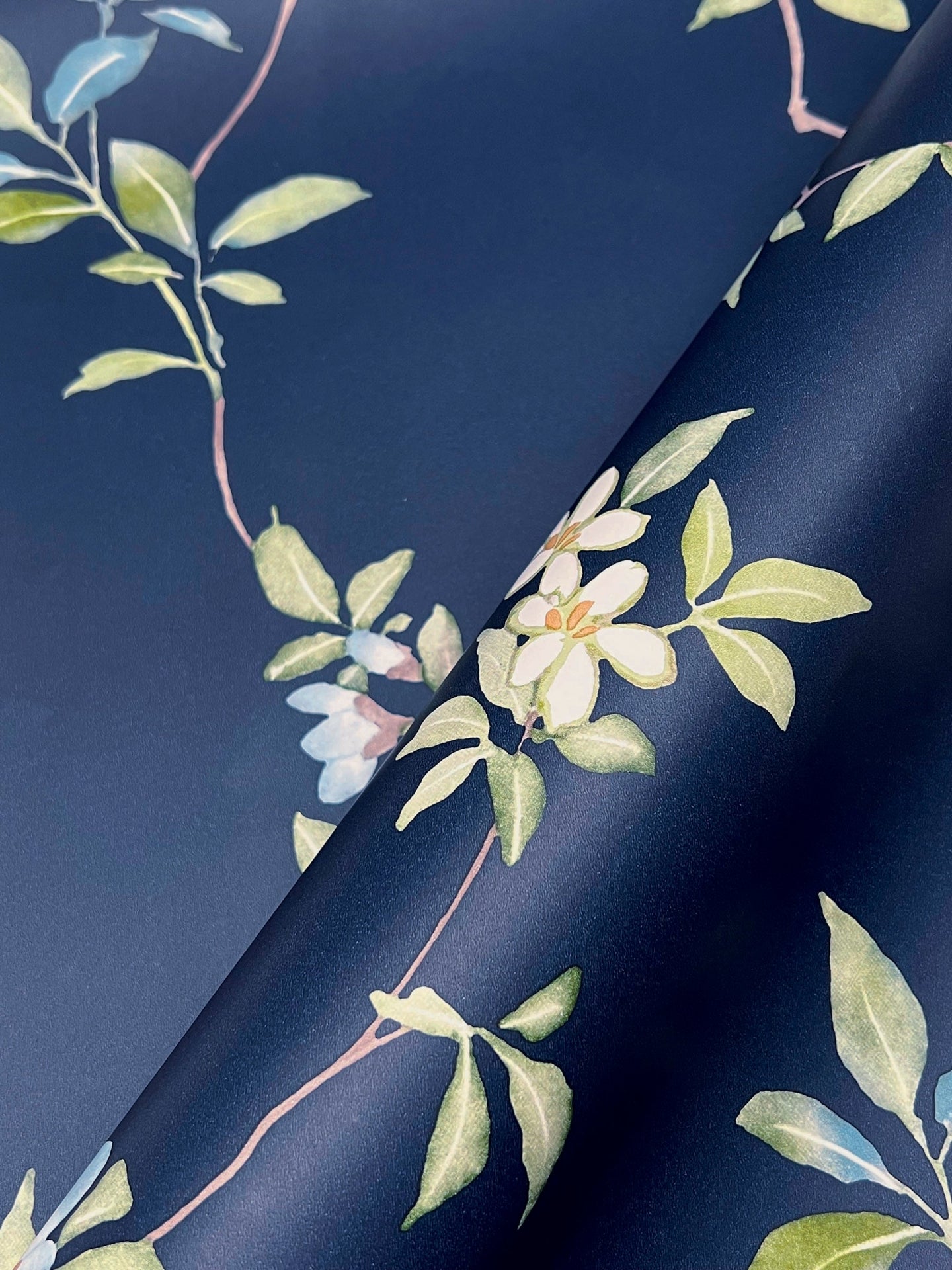 april-blossom-wallpaper-navy-york-wallcoverings-za8071