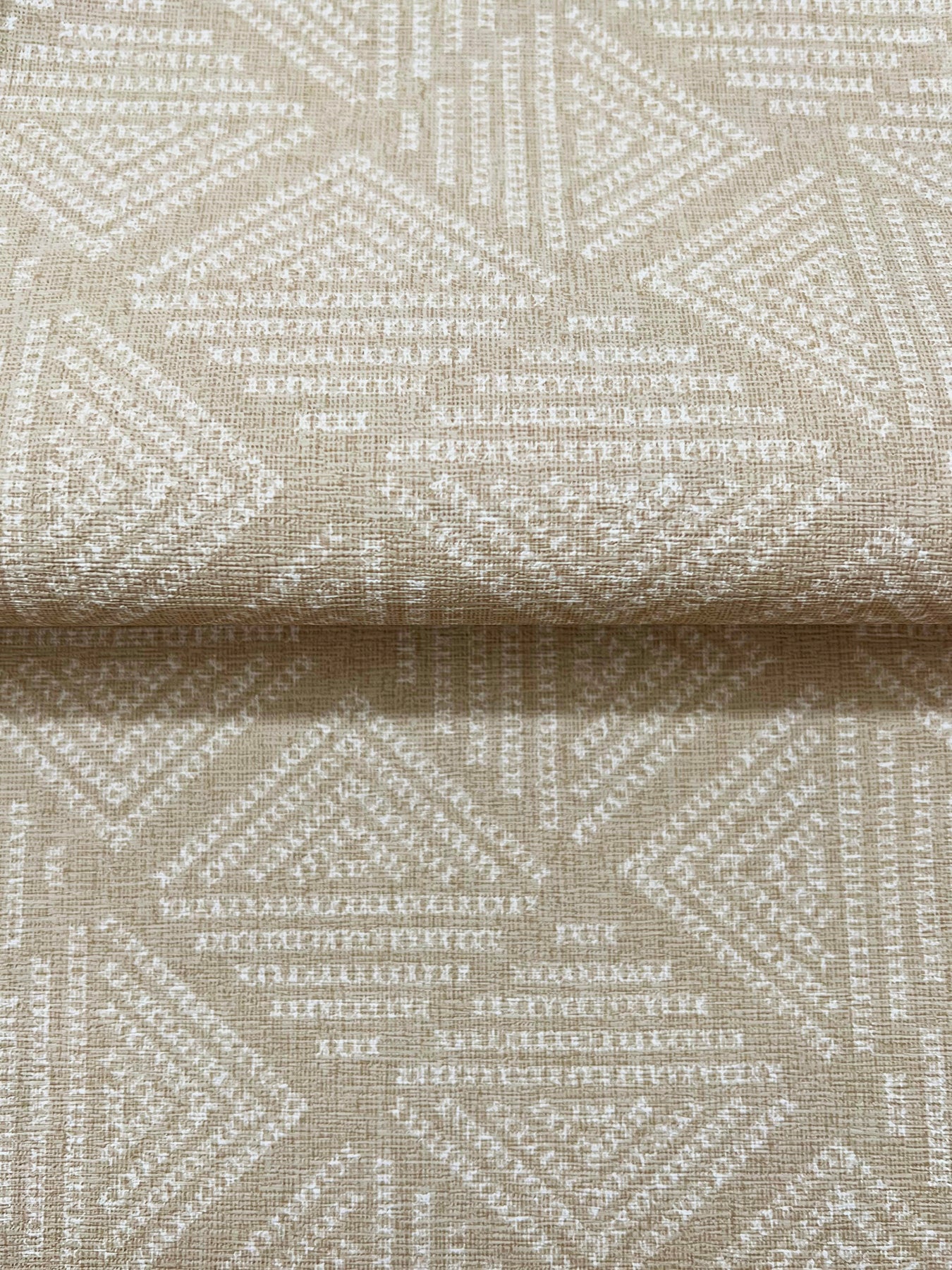 center-square-wallpaper-yarn-york-wallcoverings-mj4860