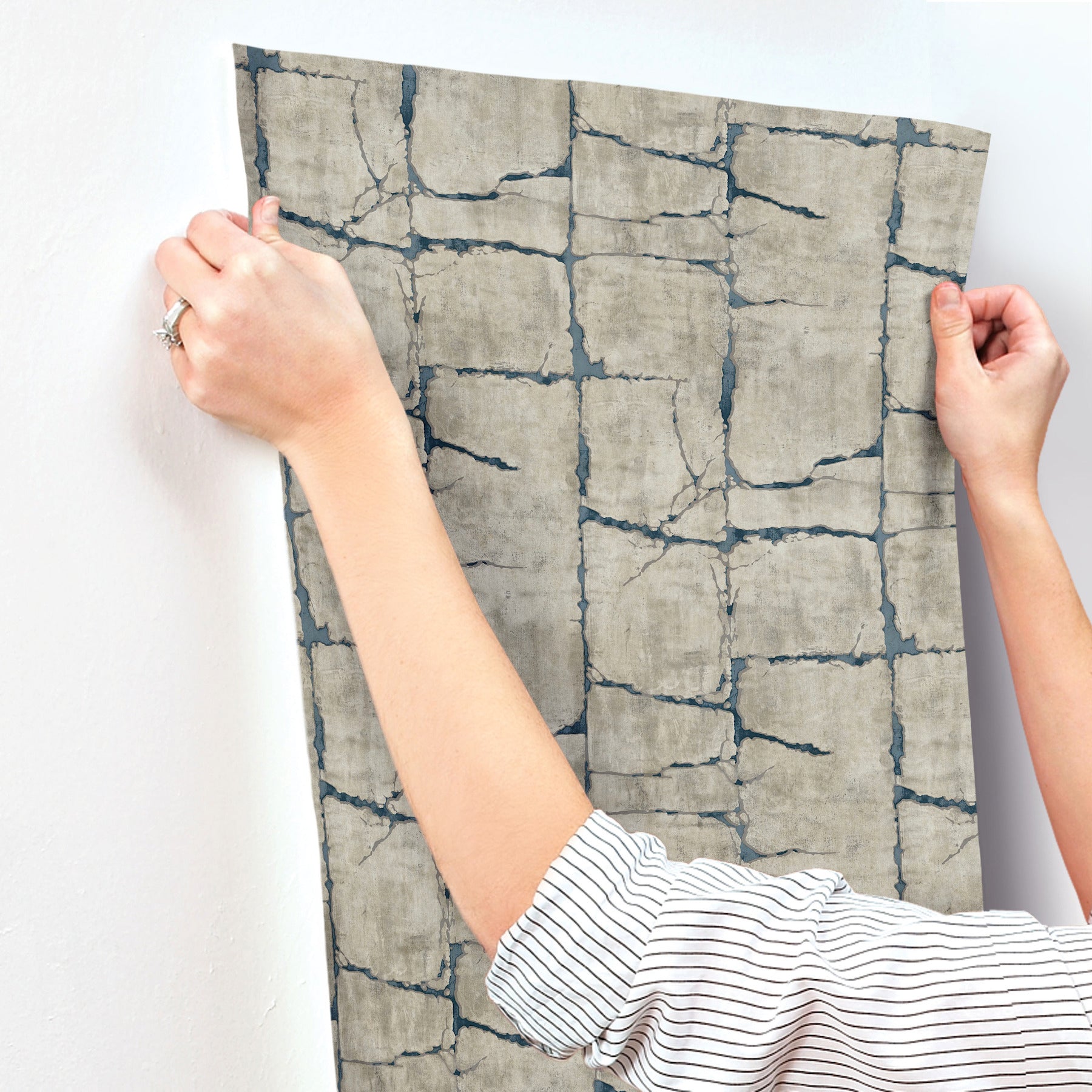 mojave-wallpaper-navy-york-wallcoverings-gn2582