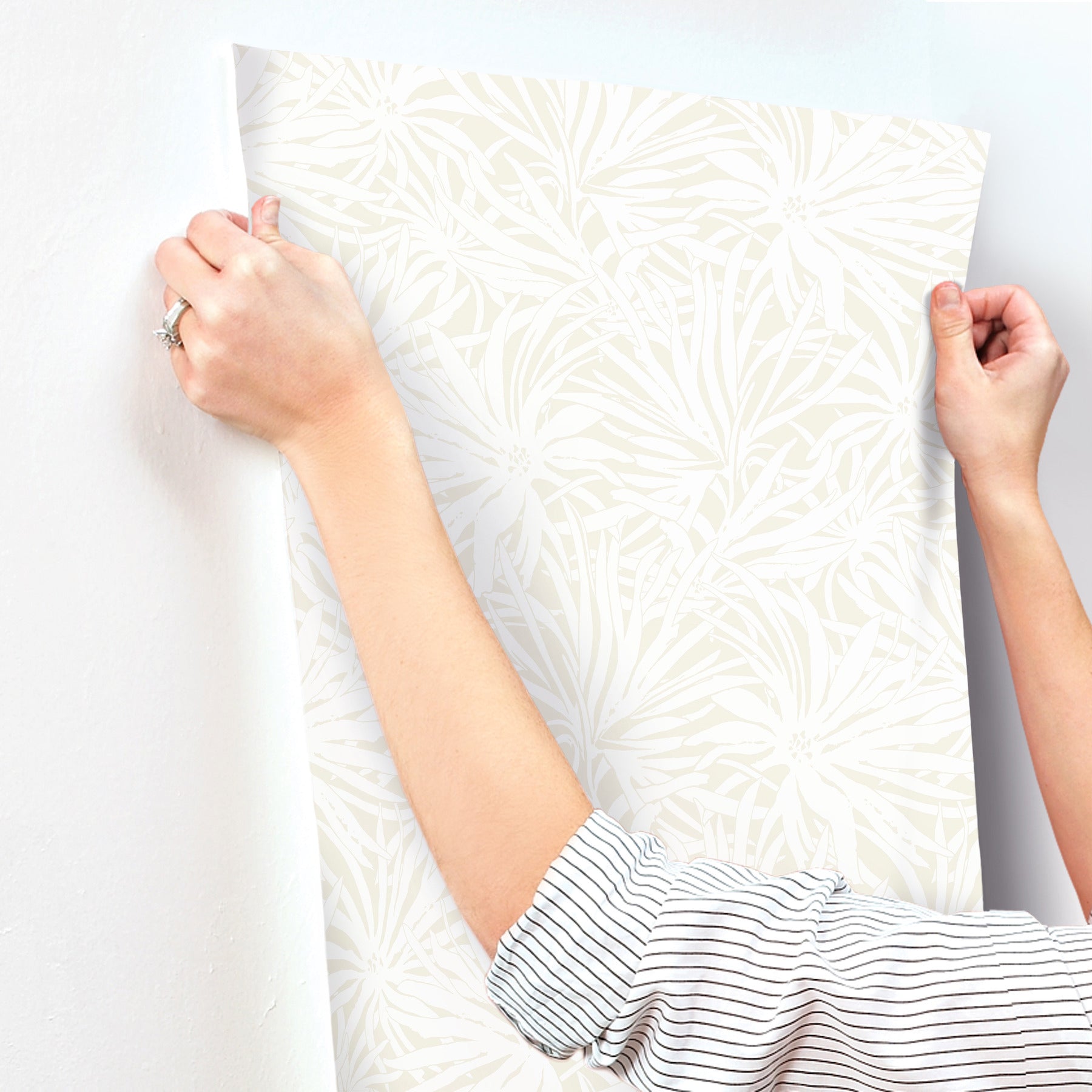 floral-canopy-wallpaper-cream-york-wallcoverings-gn2573
