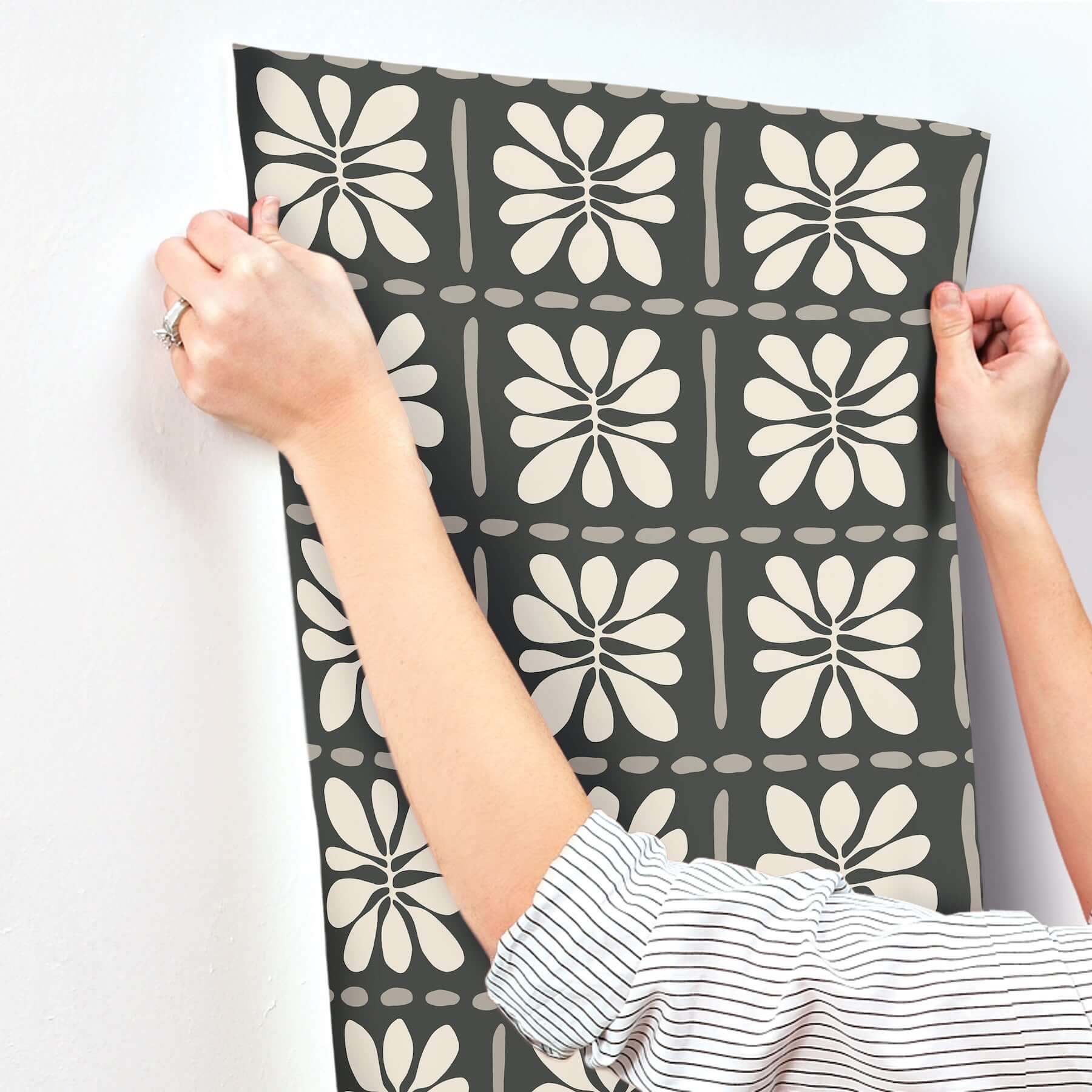 mimosa-fleur-carbon-black-wallpaper-york-wallcoverings-zm2810 - York Wallcoverings Wallpaper