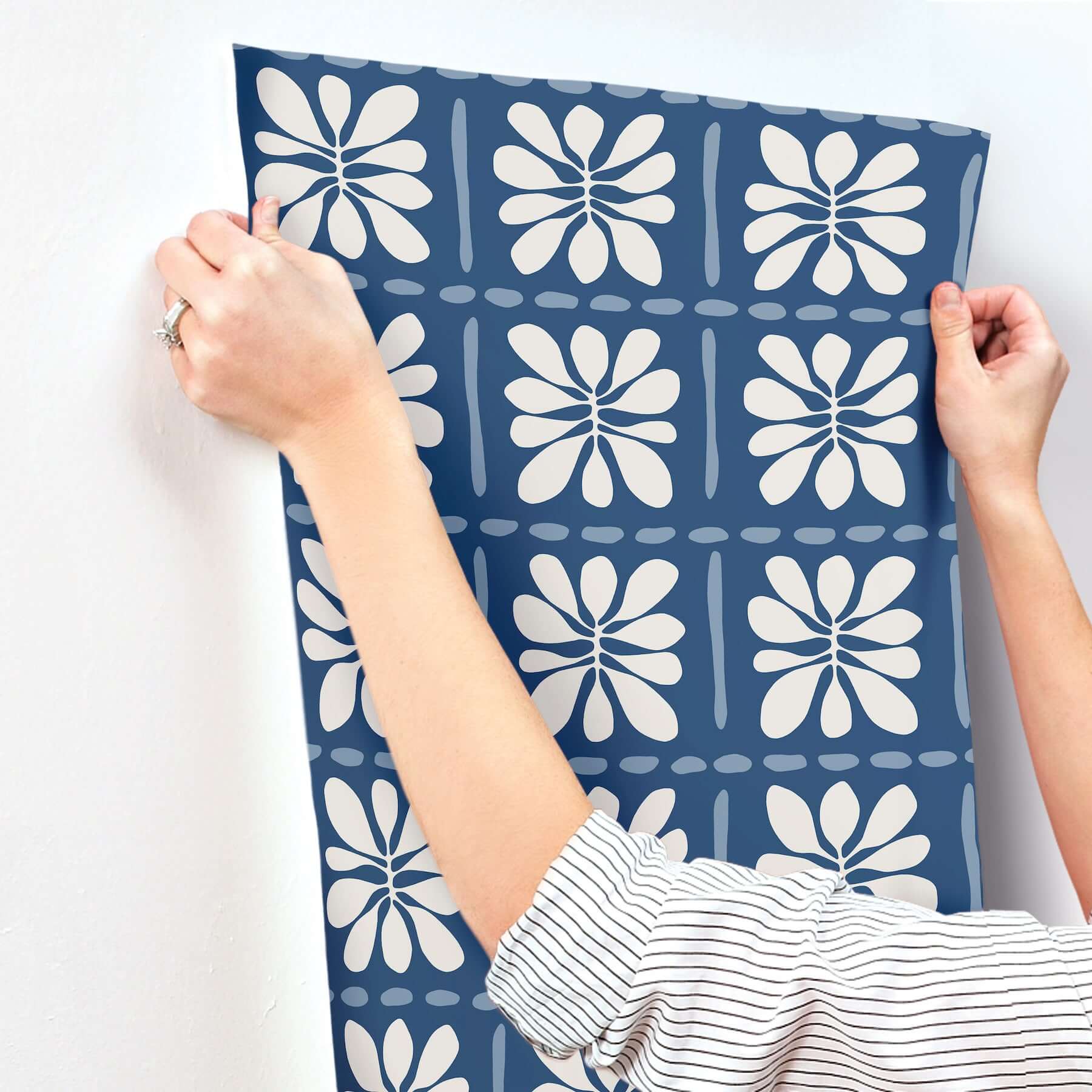 mimosa-fleur-ultramarine-wallpaper-york-wallcoverings-zm2807 - York Wallcoverings Wallpaper