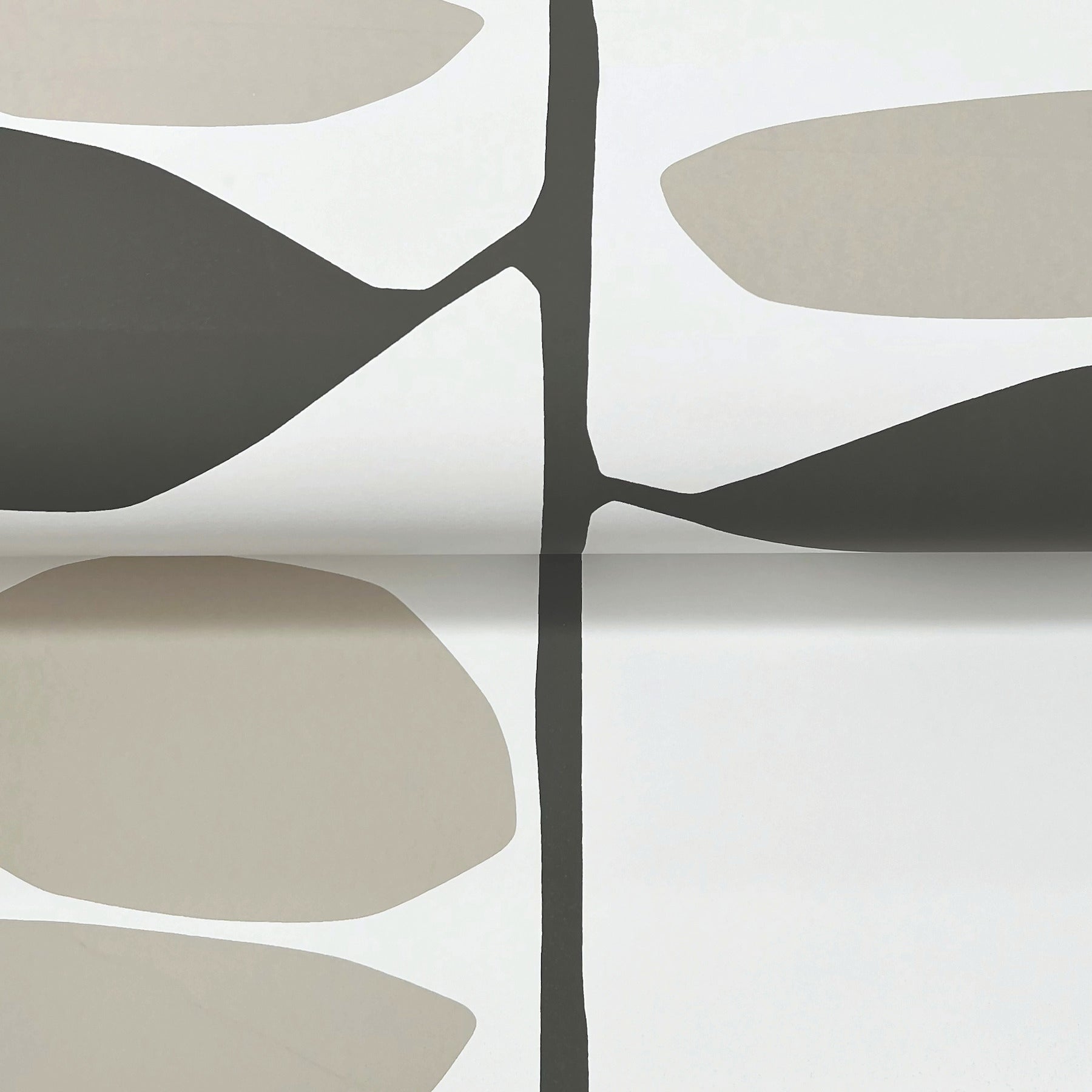 sculpted-vines-wallpaper-carbon-linen-york-wallcoverings-zm2804