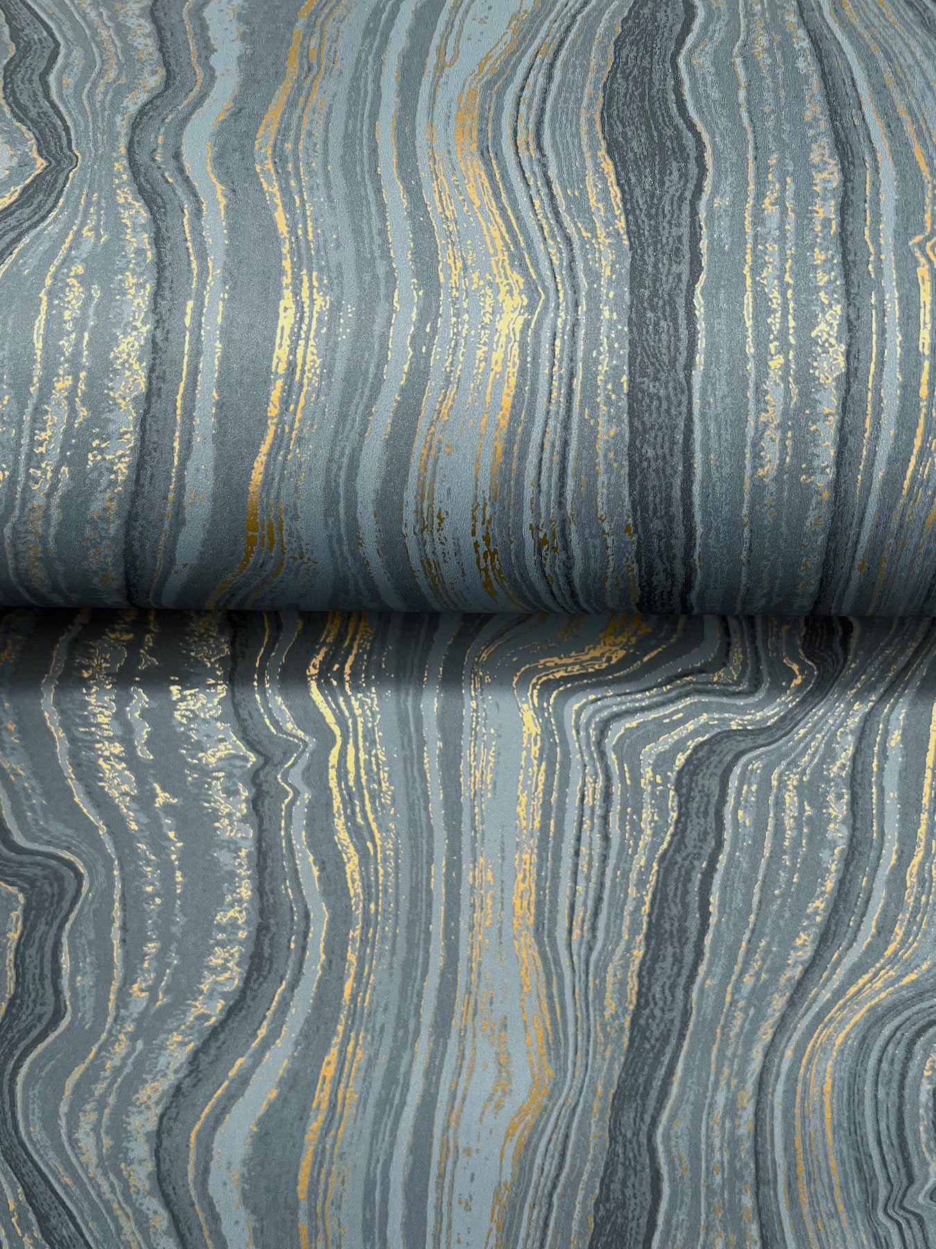 mineral-shimmer-wallpaper-denim-gold-york-wallcoverings-df3321