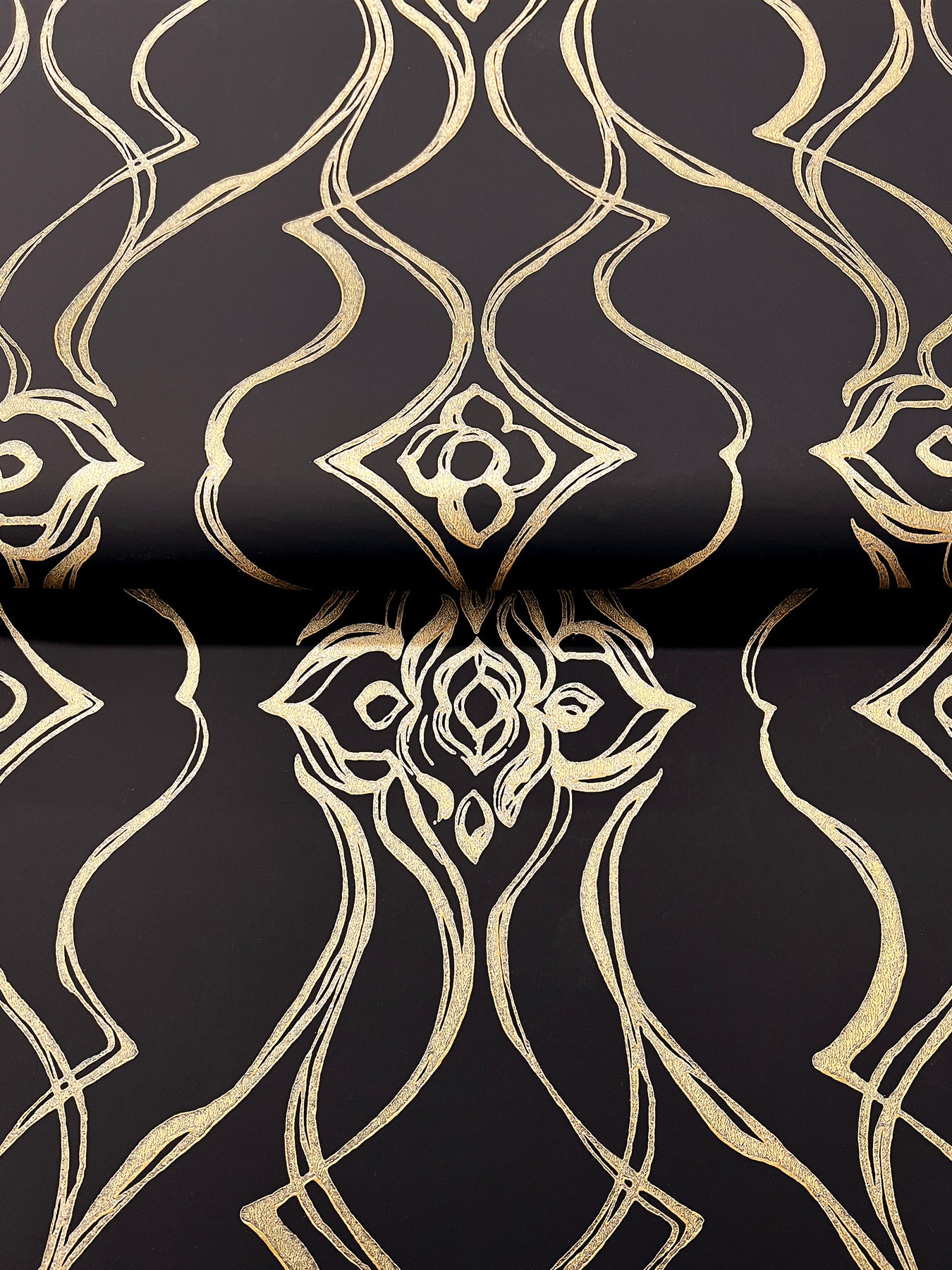pirouette-wallpaper-black-gold-york-wallcoverings-df3371