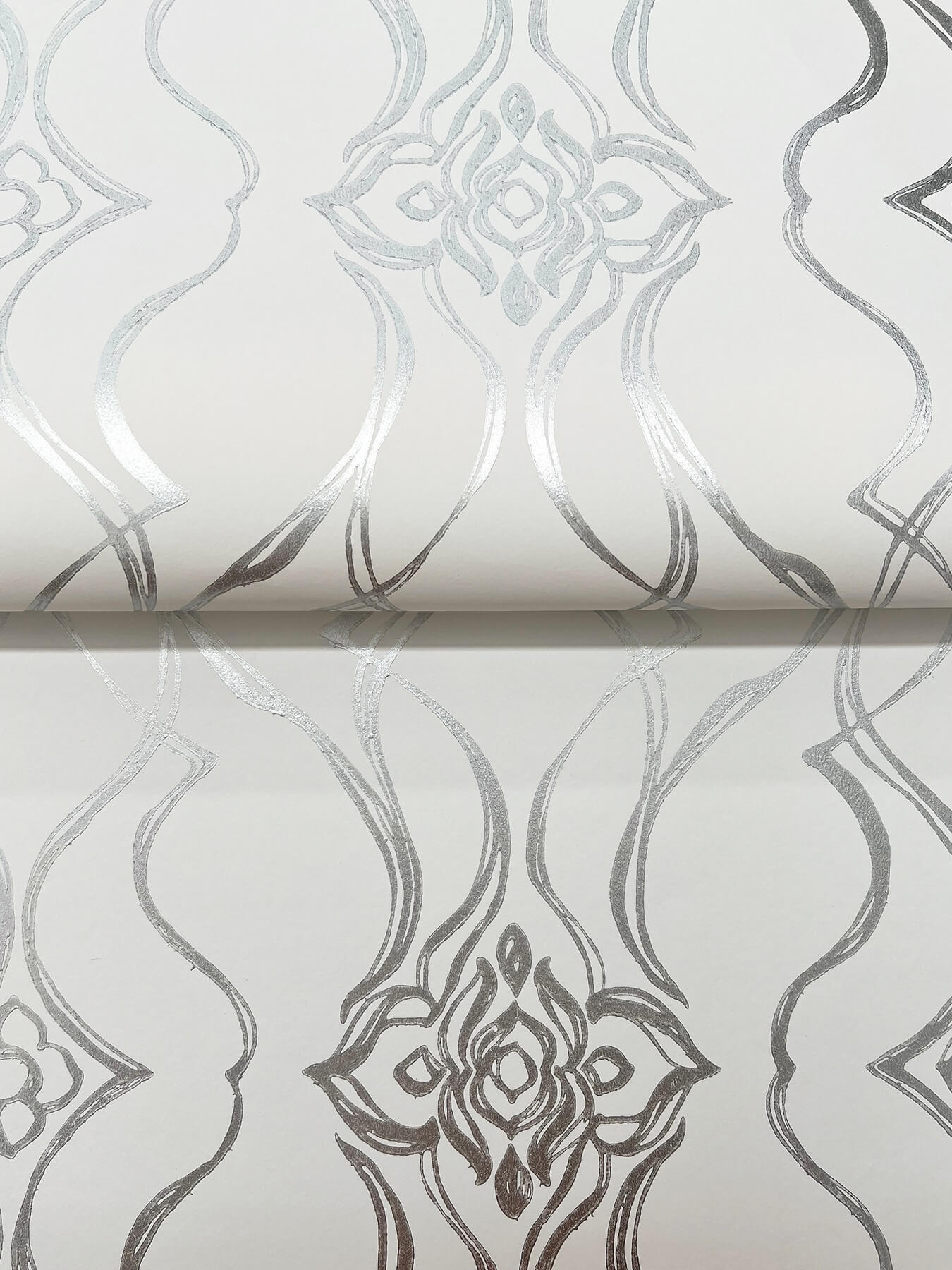 pirouette-white-silver-wallpaper-york-wallcoverings-df3373 - York Wallcoverings Wallpaper