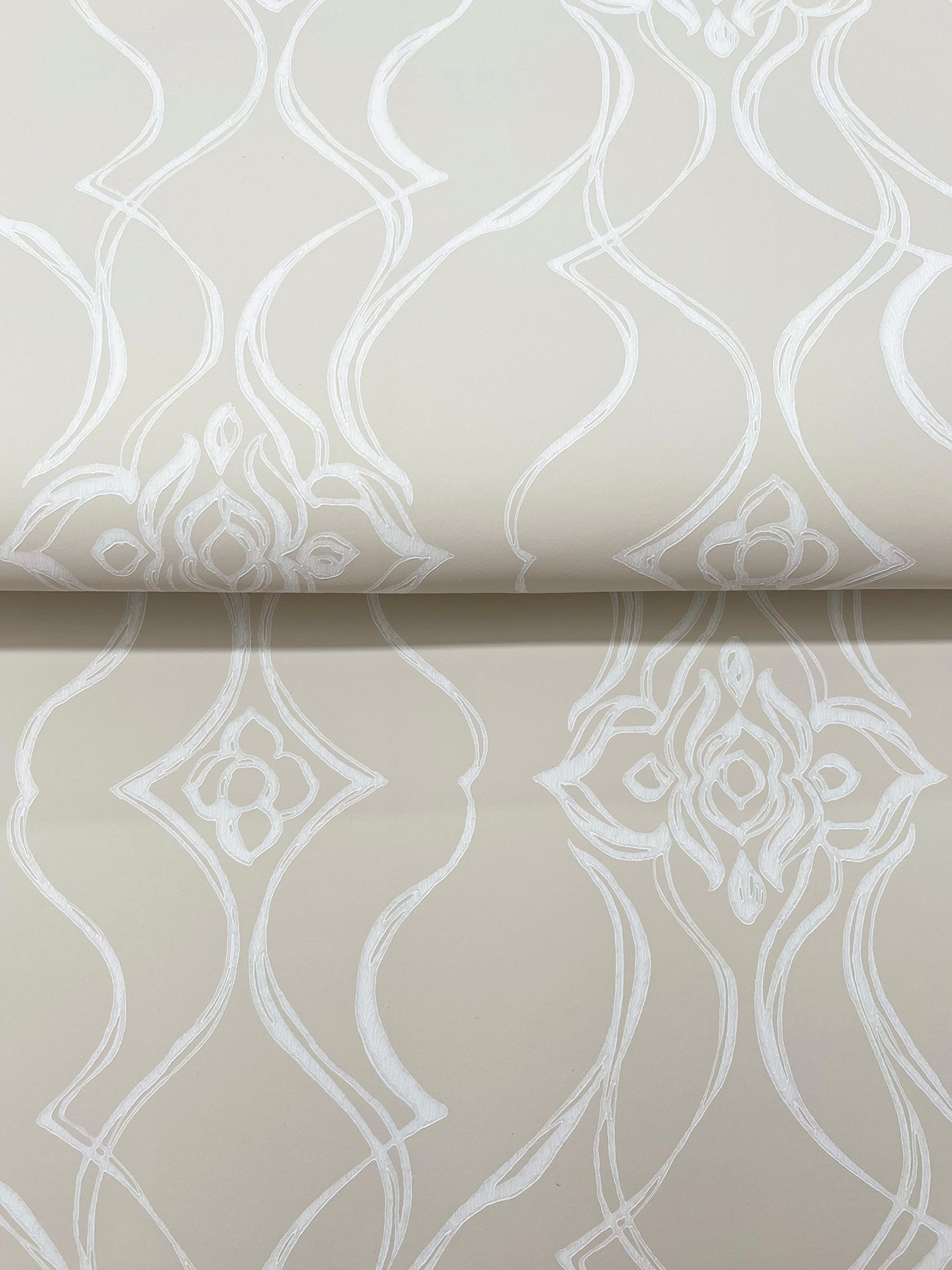 pirouette-wallpaper-beige-york-wallcoverings-df3375