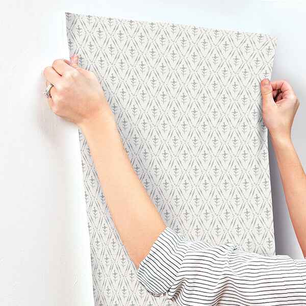 Tillie Grey Diamond Floral Wallpaper - York Wallcoverings - 4173-27672 - York Wallcoverings Wallpaper
