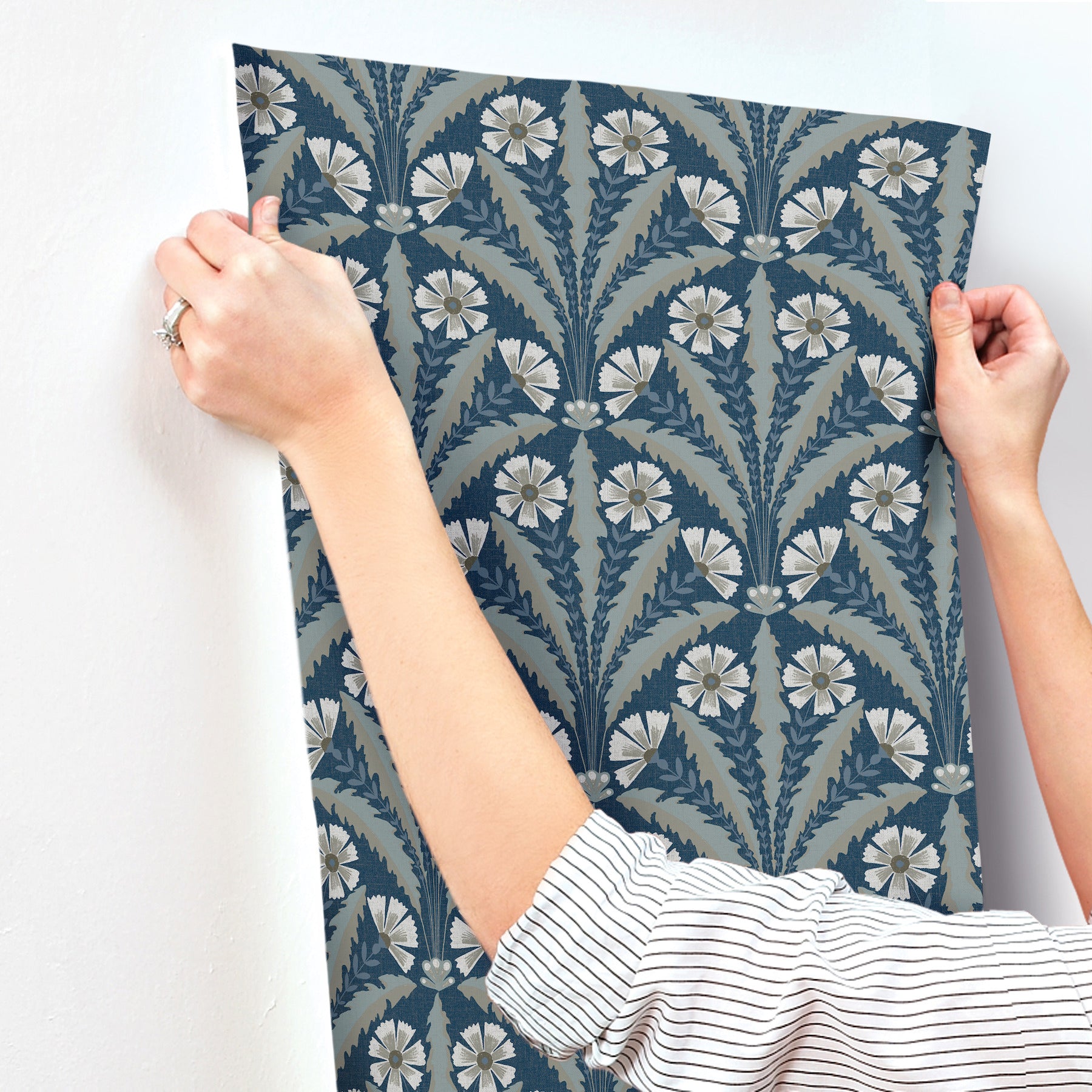 tap-root-dark-blue-floral-damask-wallpaper-york-wallcoverings-4169-27600