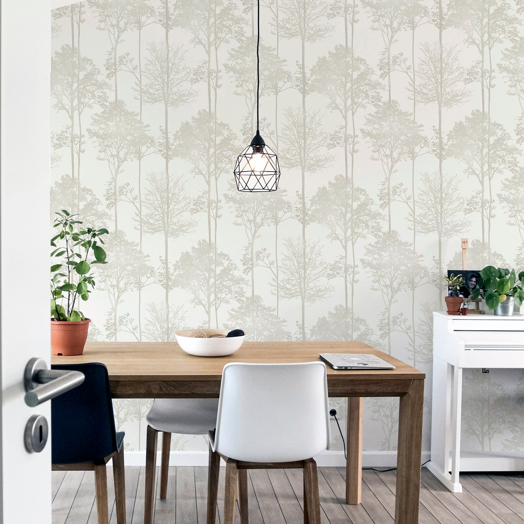 indra-neutral-forest-silhouette-wallpaper-york-wallcoverings-ah296102 - York Wallcoverings Papel pintado