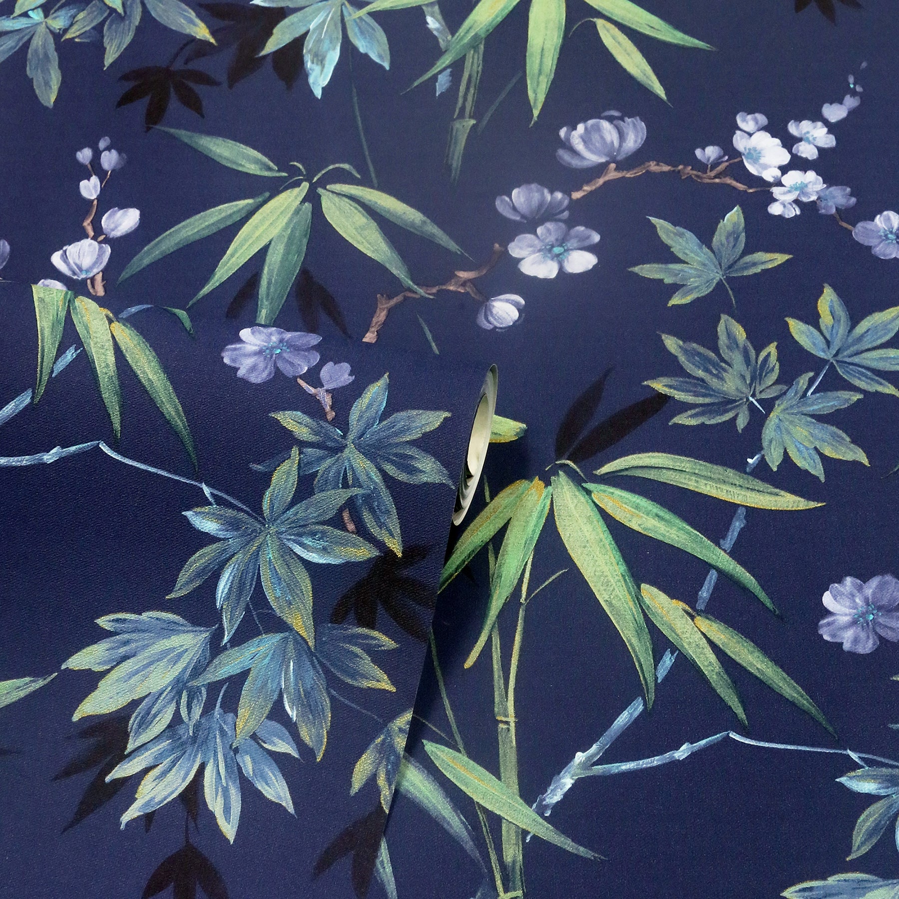 desi-navy-jasmine-garden-wallpaper-york-wallcoverings-ah297800 - York Wallcoverings Papel pintado