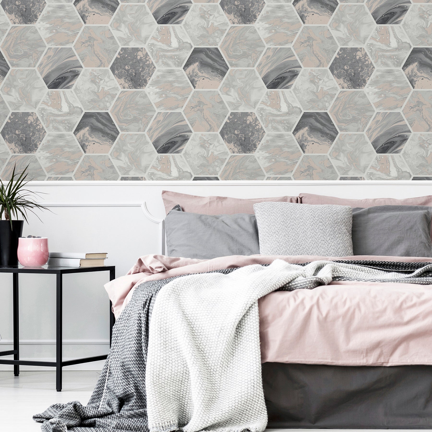 marlon-charcoal-hexagon-tiles-wallpaper-york-wallcoverings-ah908502 - York Wallcoverings Papel pintado