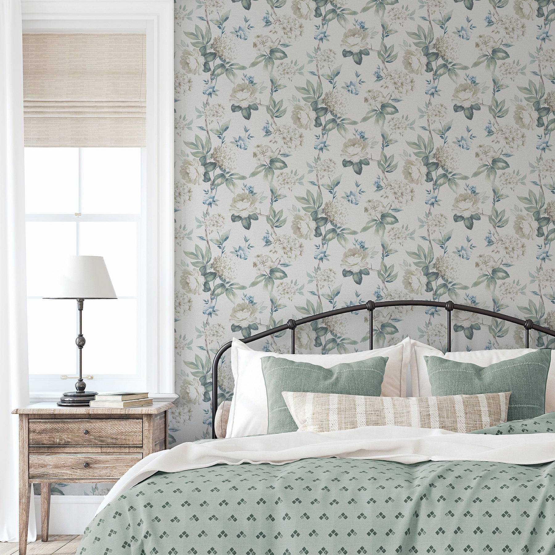 atley-light-green-floral-wallpaper-york-wallcoverings-ah923802 - York Wallcoverings Wallpaper