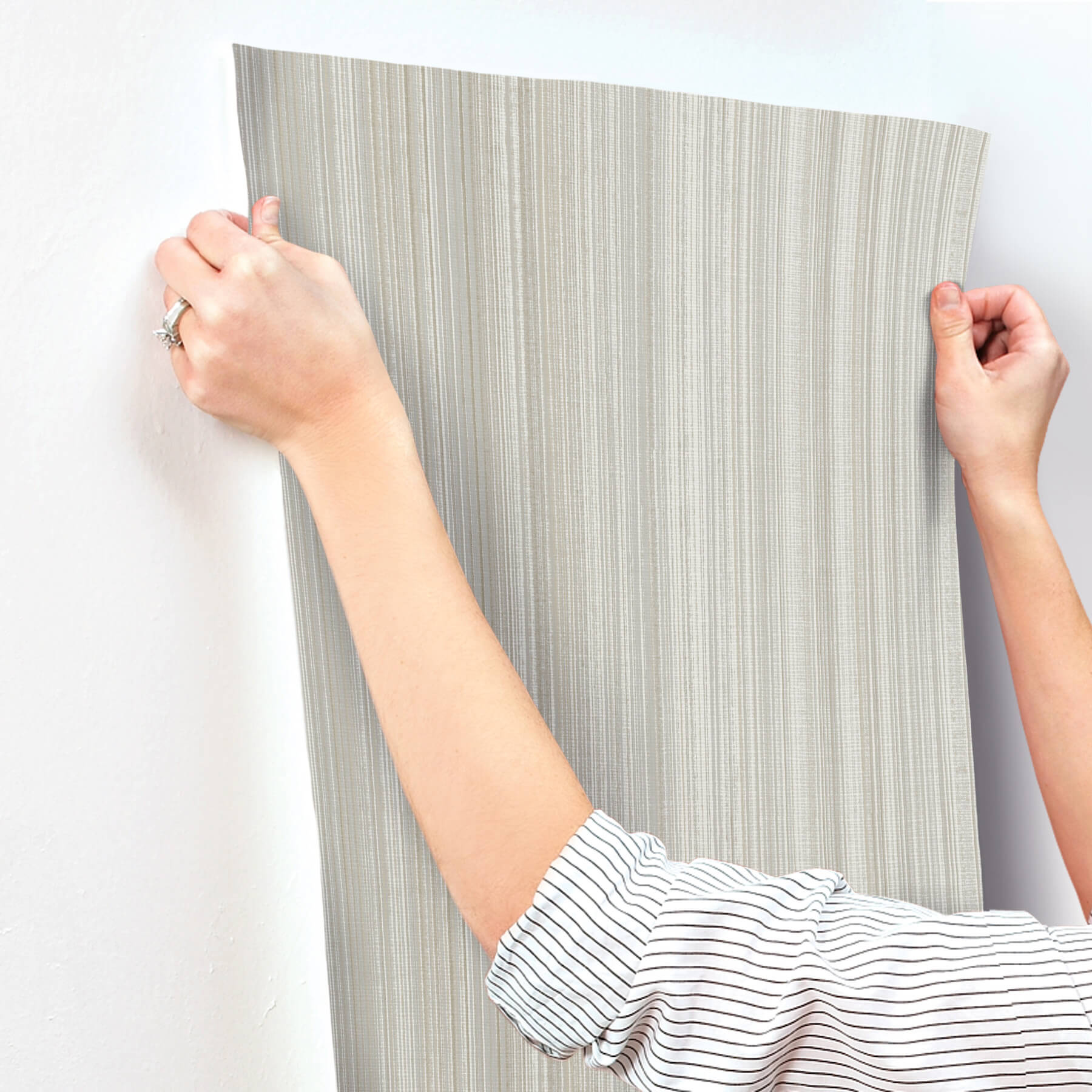 elan-grey-ombre-stripe-wallpaper-york-wallcoverings-4177-27747 - York Wallcoverings Papel pintado