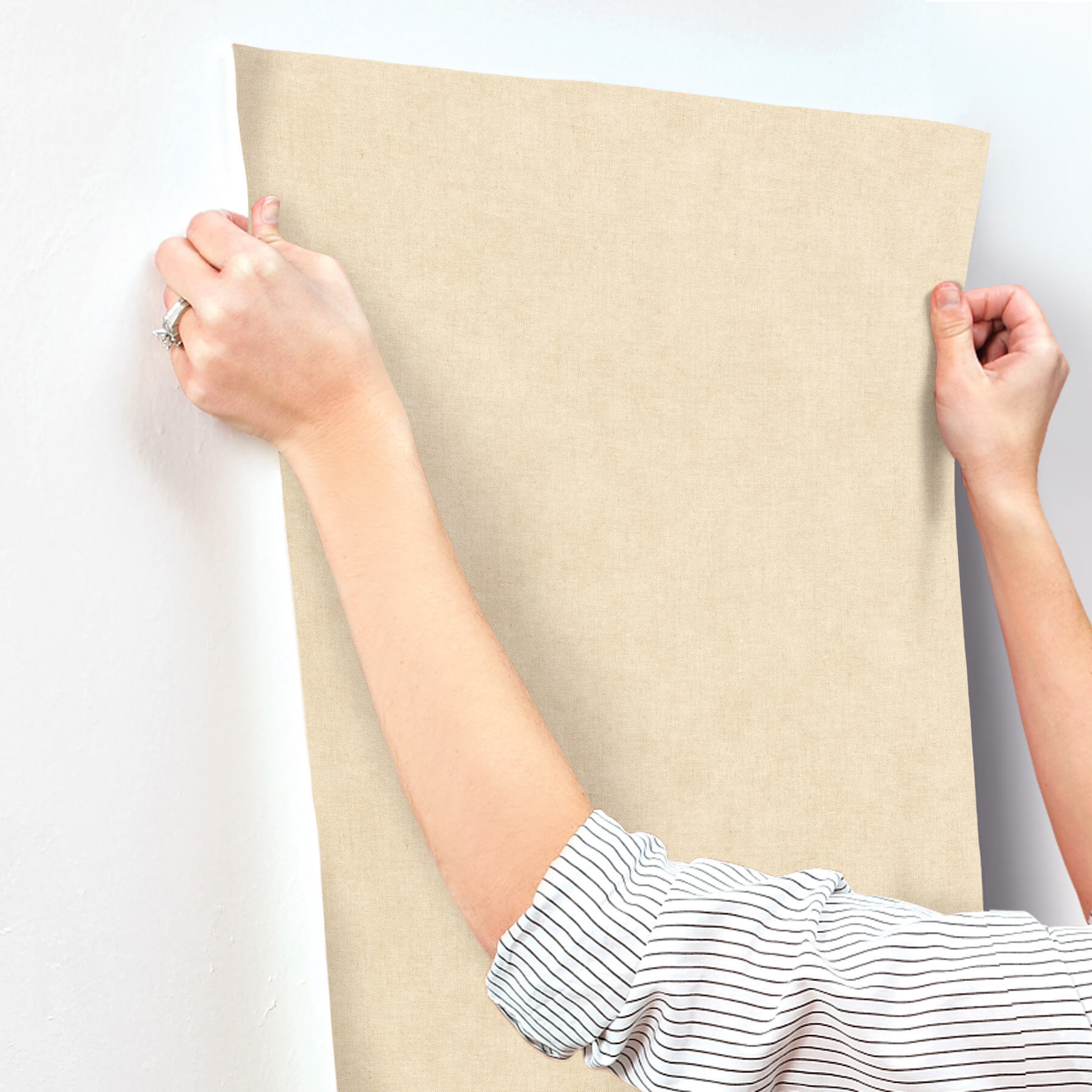 nuovo-ivory-faux-linen-wallpaper-york-wallcoverings-4193-7421 - York Wallcoverings Papel pintado