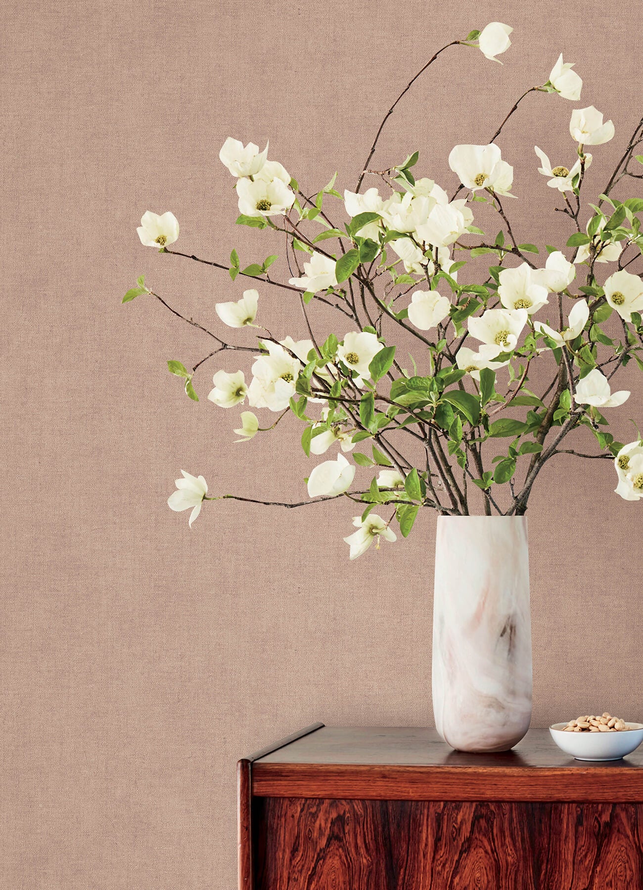 nuovo-rose-faux-linen-wallpaper-york-wallcoverings-4193-7426 - York Wallcoverings Papel pintado