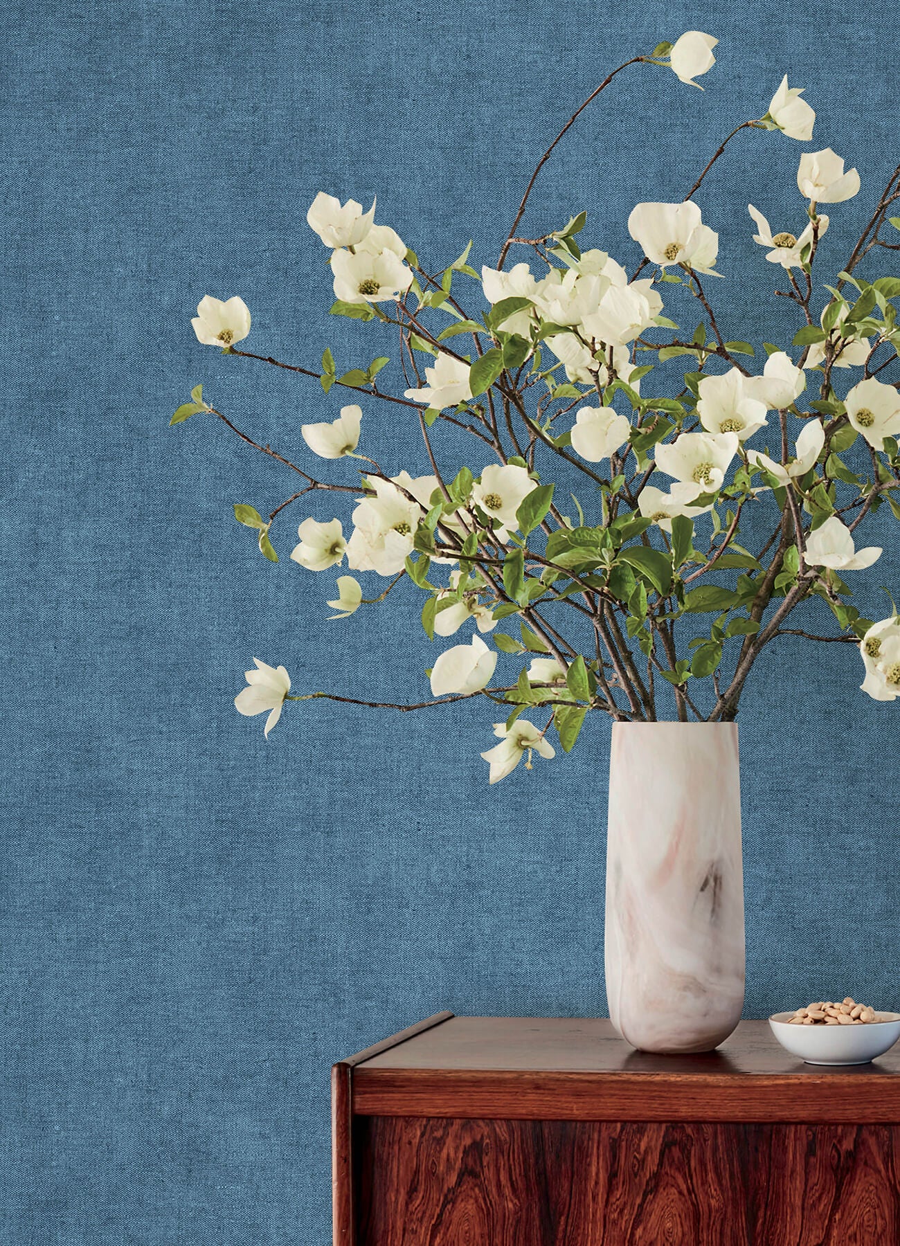 nuovo-denim-faux-linen-wallpaper-york-wallcoverings-4193-7434 - York Wallcoverings Papel pintado