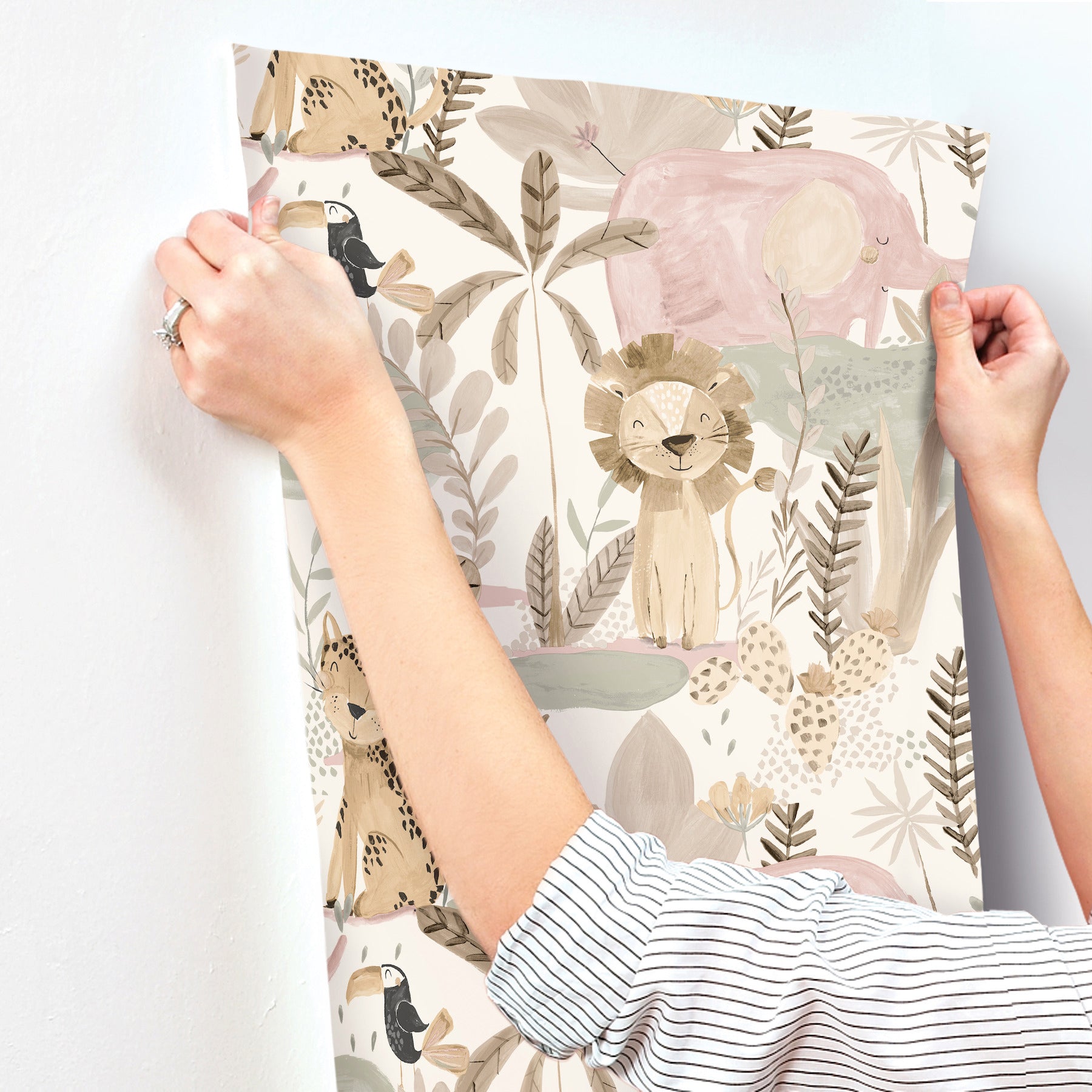 in-the-jungle-pink-animal-friends-wallpaper-york-wallcoverings-4203-27557 - York Wallcoverings Wallpaper