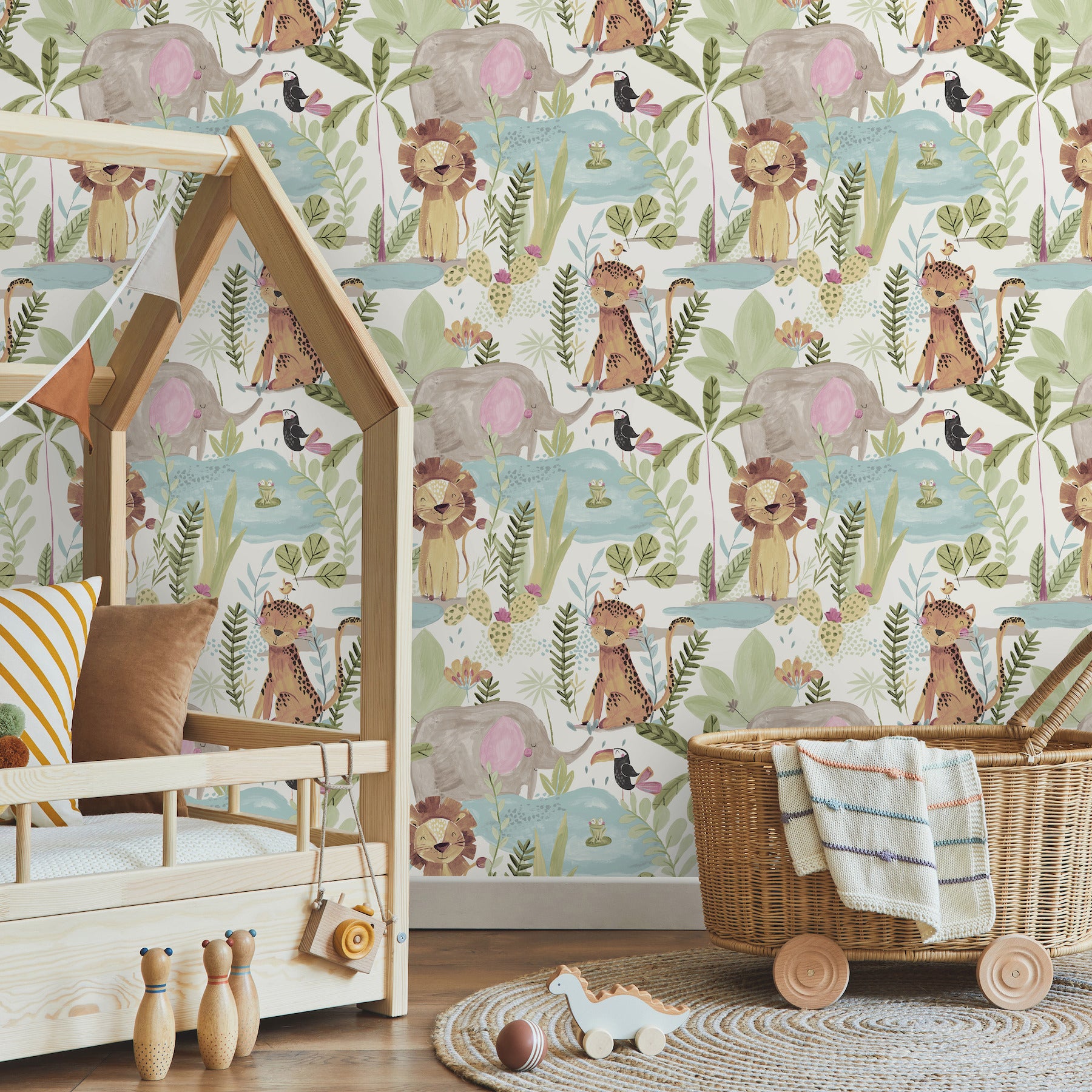 in-the-jungle-multicolor-animal-friends-wallpaper-york-wallcoverings-4203-27558 - York Wallcoverings Papel pintado