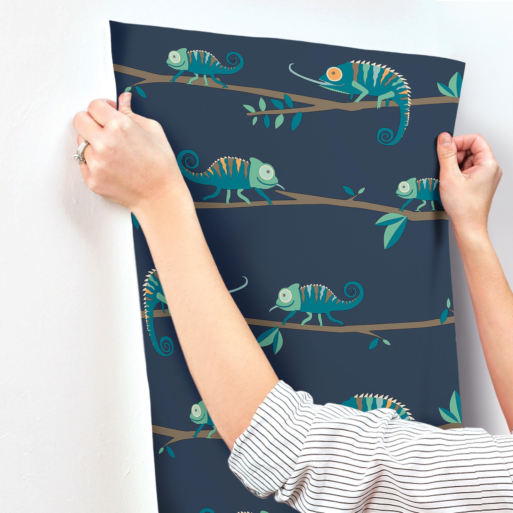 chameleon-family-navy-canopy-stroll-wallpaper-york-wallcoverings-4203-27560 - York Wallcoverings Wallpaper