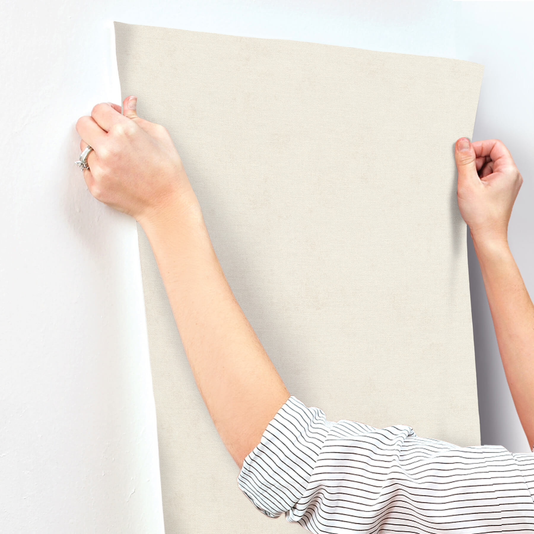 cullen-white-faux-linen-wallpaper-york-wallcoverings-4202-408126 - York Wallcoverings Wallpaper