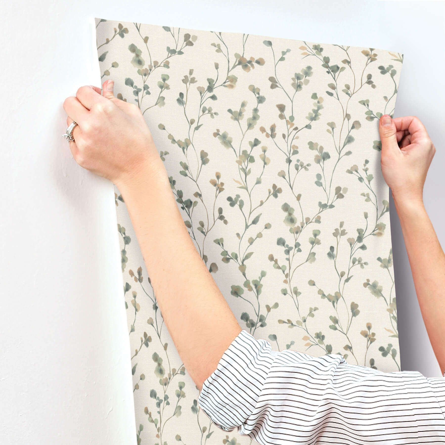 romy-forest-springtime-trail-wallpaper-york-wallcoverings-4202-486148 - York Wallcoverings Papel pintado