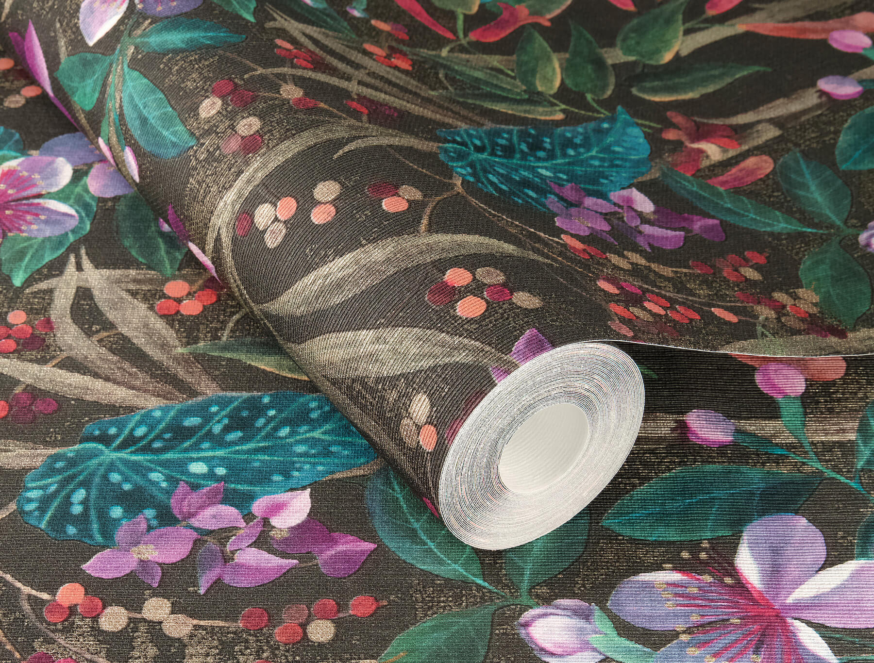 kalina-black-floral-fruits-wallpaper-york-wallcoverings-4202-538236 - York Wallcoverings Papel pintado