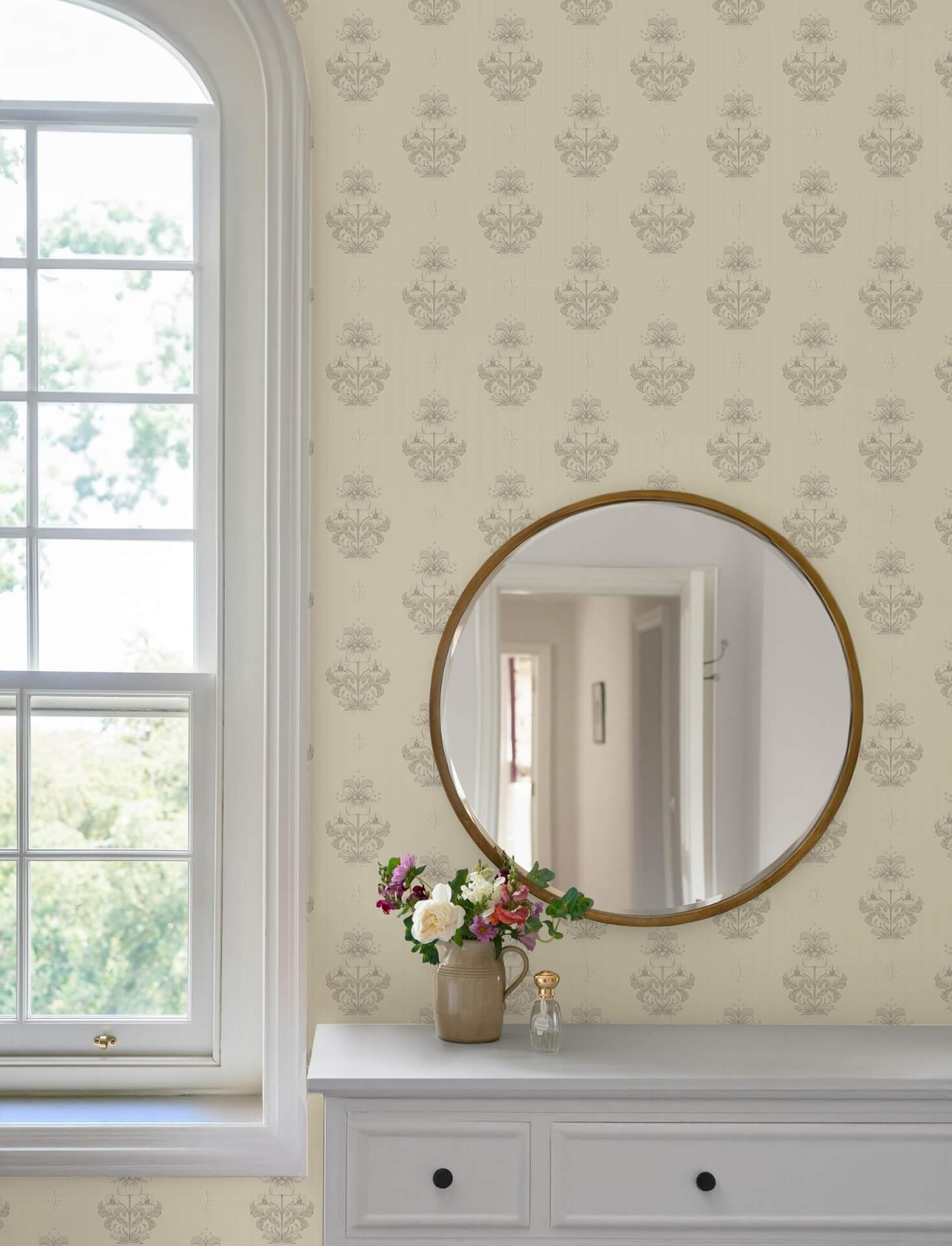 gullvie-cream-pansies-wallpaper-york-wallcoverings-4201-48006 - York Wallcoverings Wallpaper