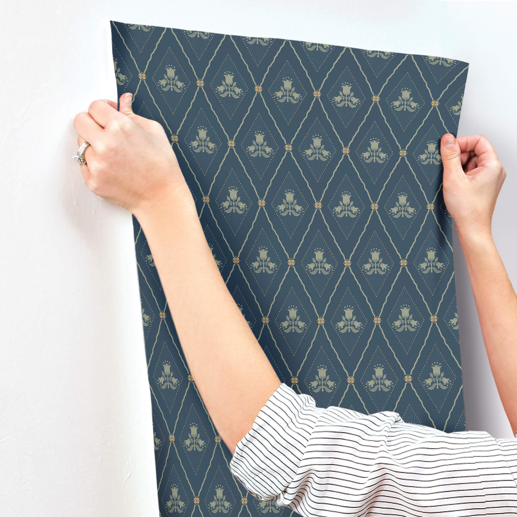 alma-navy-diamond-floral-wallpaper-york-wallcoverings-4201-48033 - York Wallcoverings Wallpaper