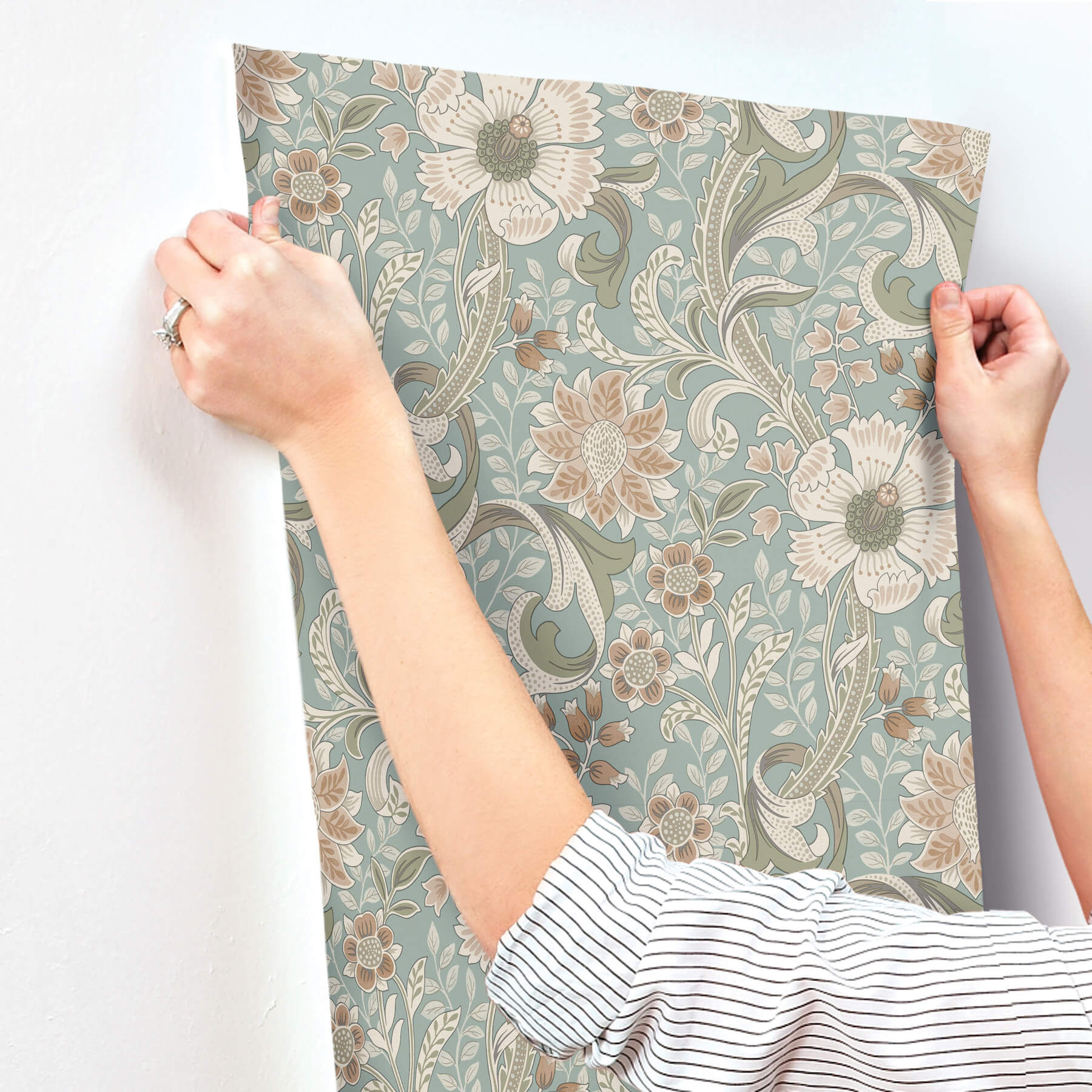 liora-aqua-floral-trail-wallpaper-york-wallcoverings-4191-83013 - York Wallcoverings Wallpaper
