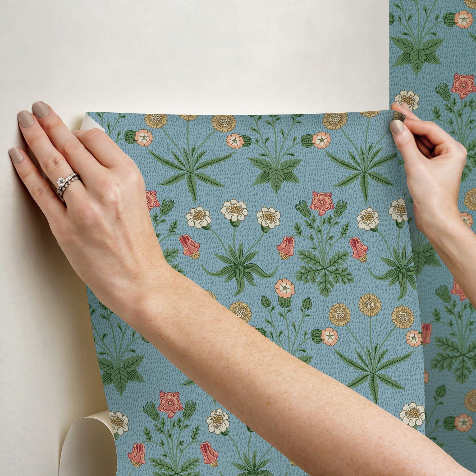 daisy-wedgwood-and-coral-peel-and-stick-wallpaper-york-wallcoverings-mcs6596 - York Wallcoverings Wallpaper