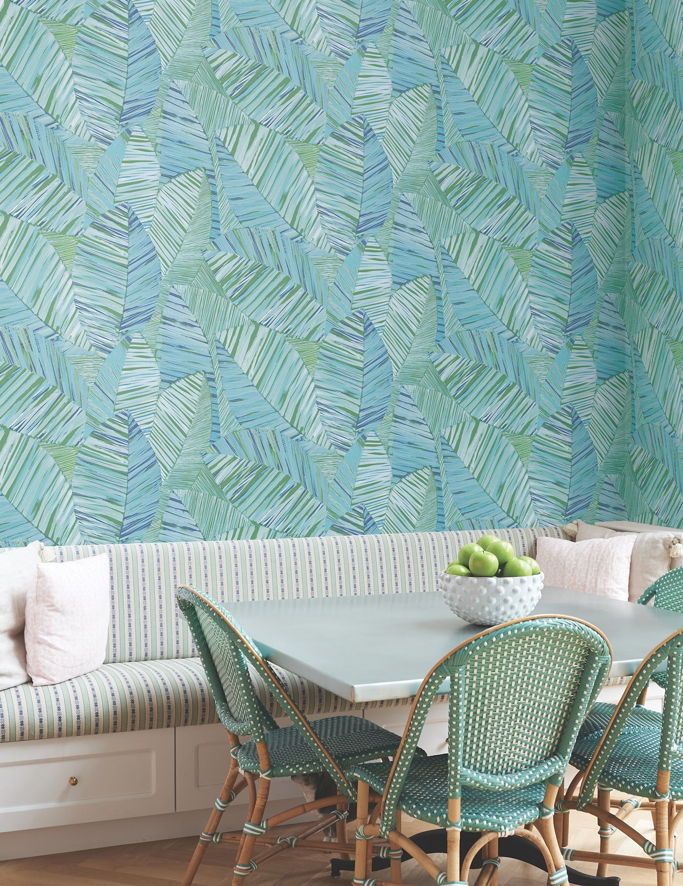 crown-canopy-blue-palm-peel-stick-wallpaper-york-wallcoverings-psw1704rl