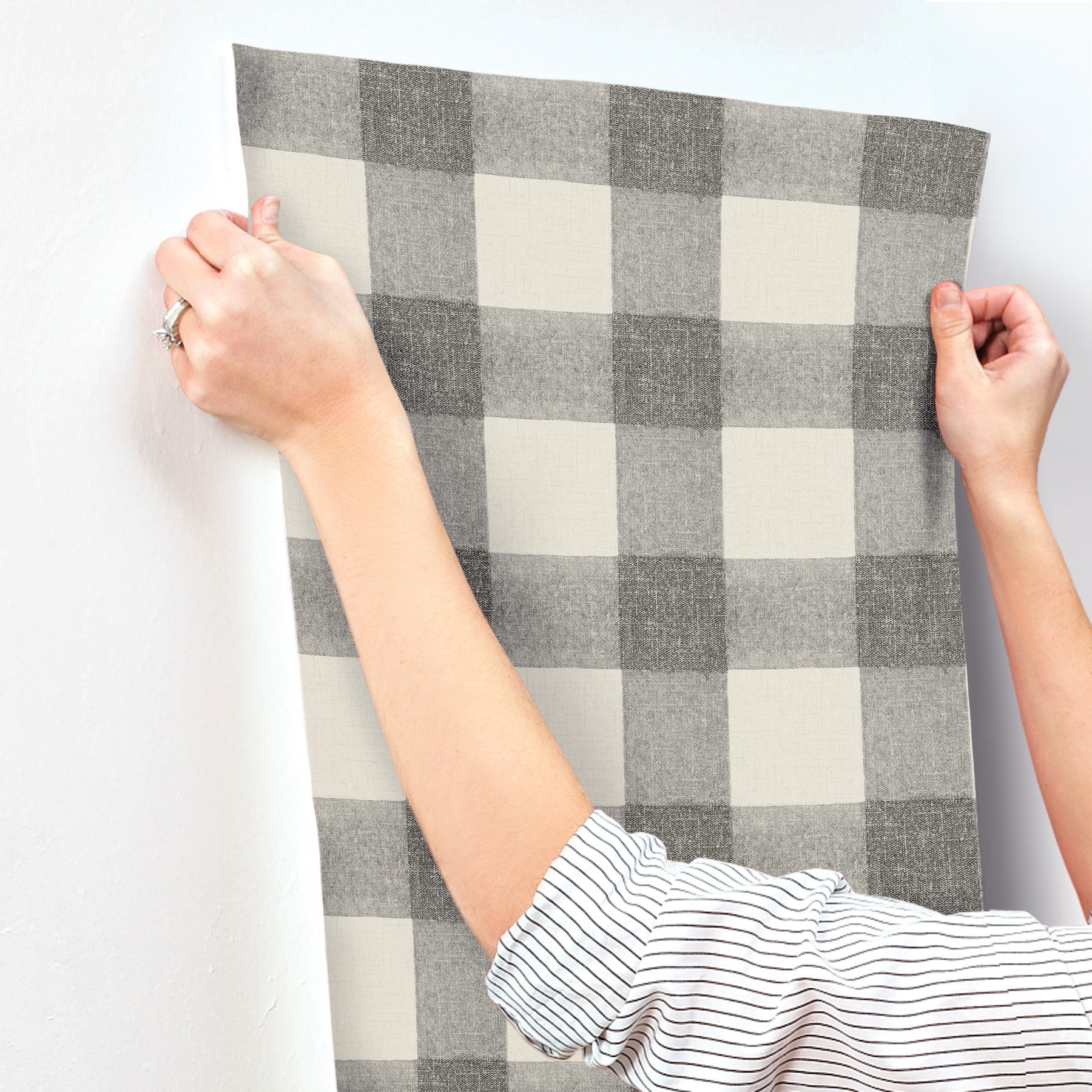 thorpe-charcoal-plaid-wallpaper-york-wallcoverings-4192-83421